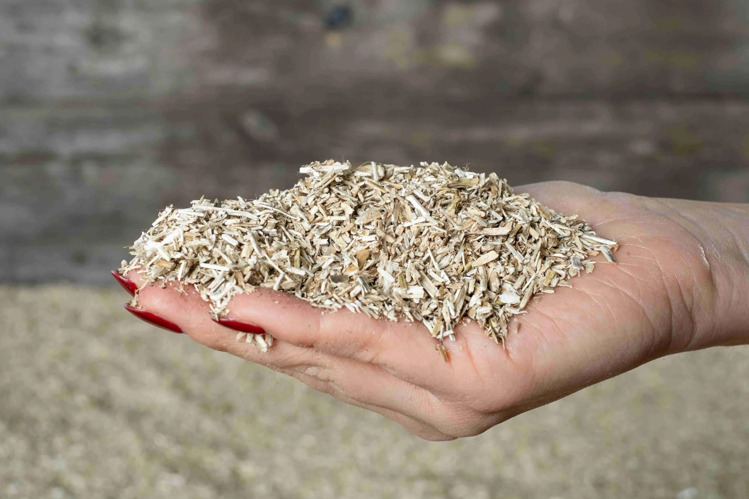 Arena de cáñamo 100% natural 140 litros para animales pequeños, gallinas y caballos