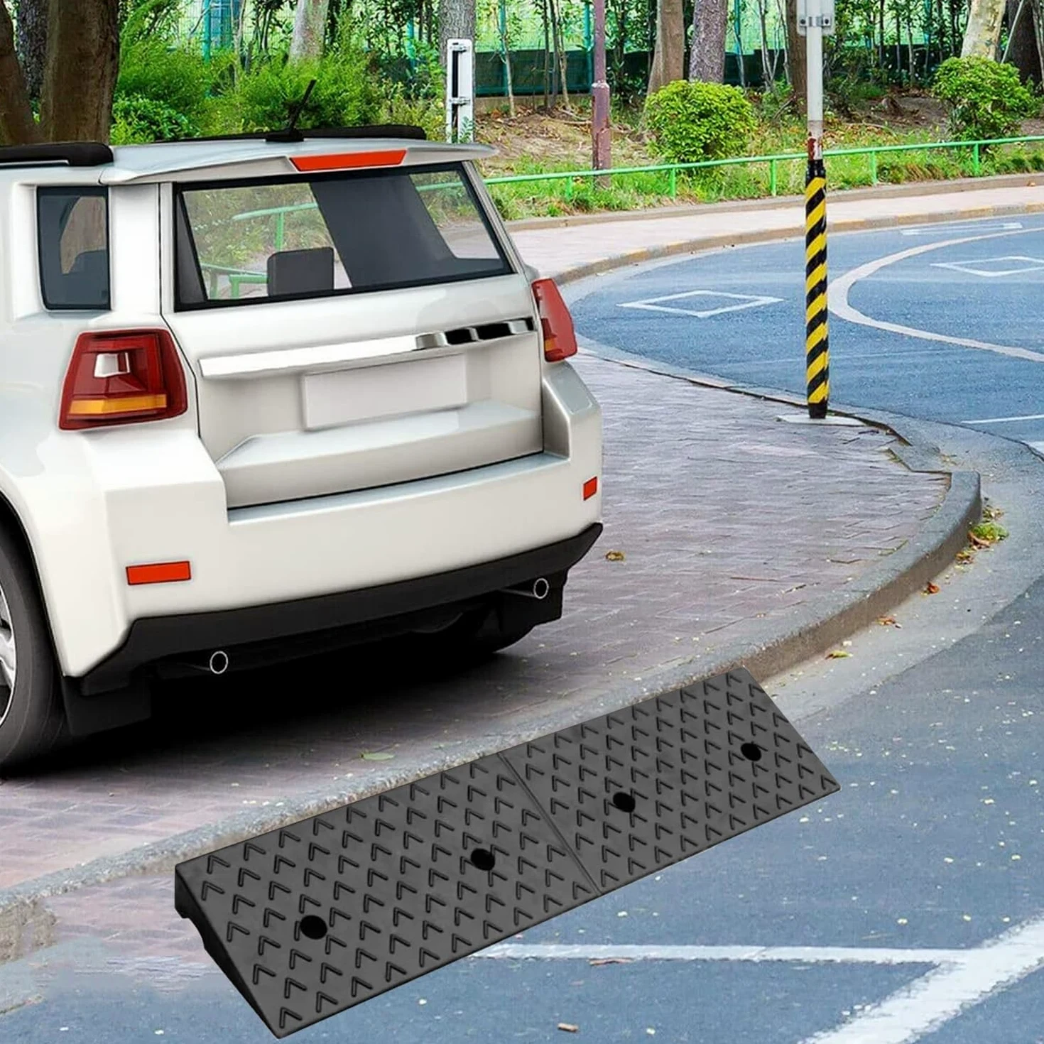 Rampa de goma para bordillos de 5 cm, rampa de umbral de puerta, rampa de acceso 100 x 25 x 5 cm, rampa para coche o moto, silla de ruedas, rampa de goma con kit de fijación