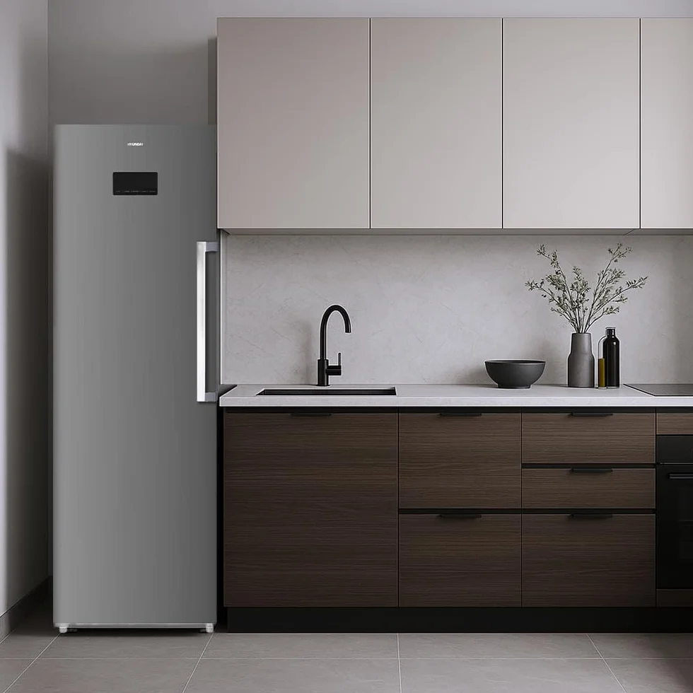 Hyundai Congelador Vertical Inox 274L HCV18560NDDI00 Puerta Reversible Eficiencia Energética Clase D