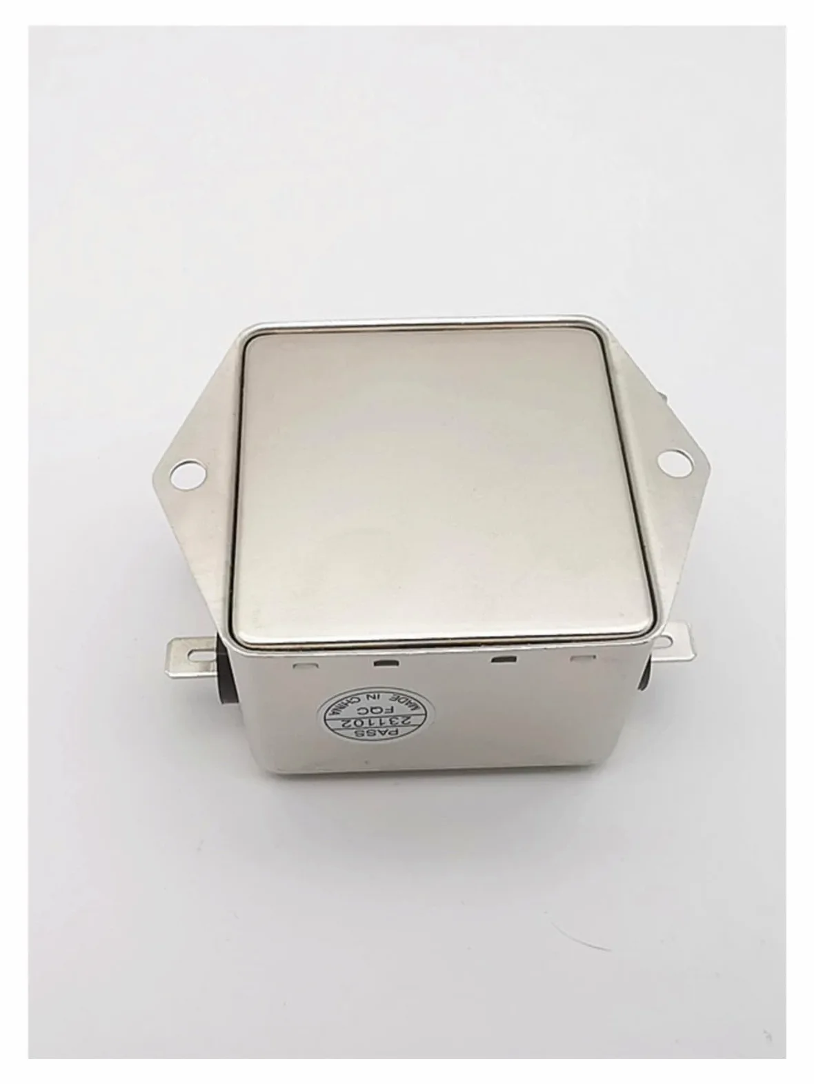 Filtro de potencia CC DL-15F1 | Tensión: 250V; Corriente: 15A; Fase/cableado: monofásico; Características: Antiparasitario