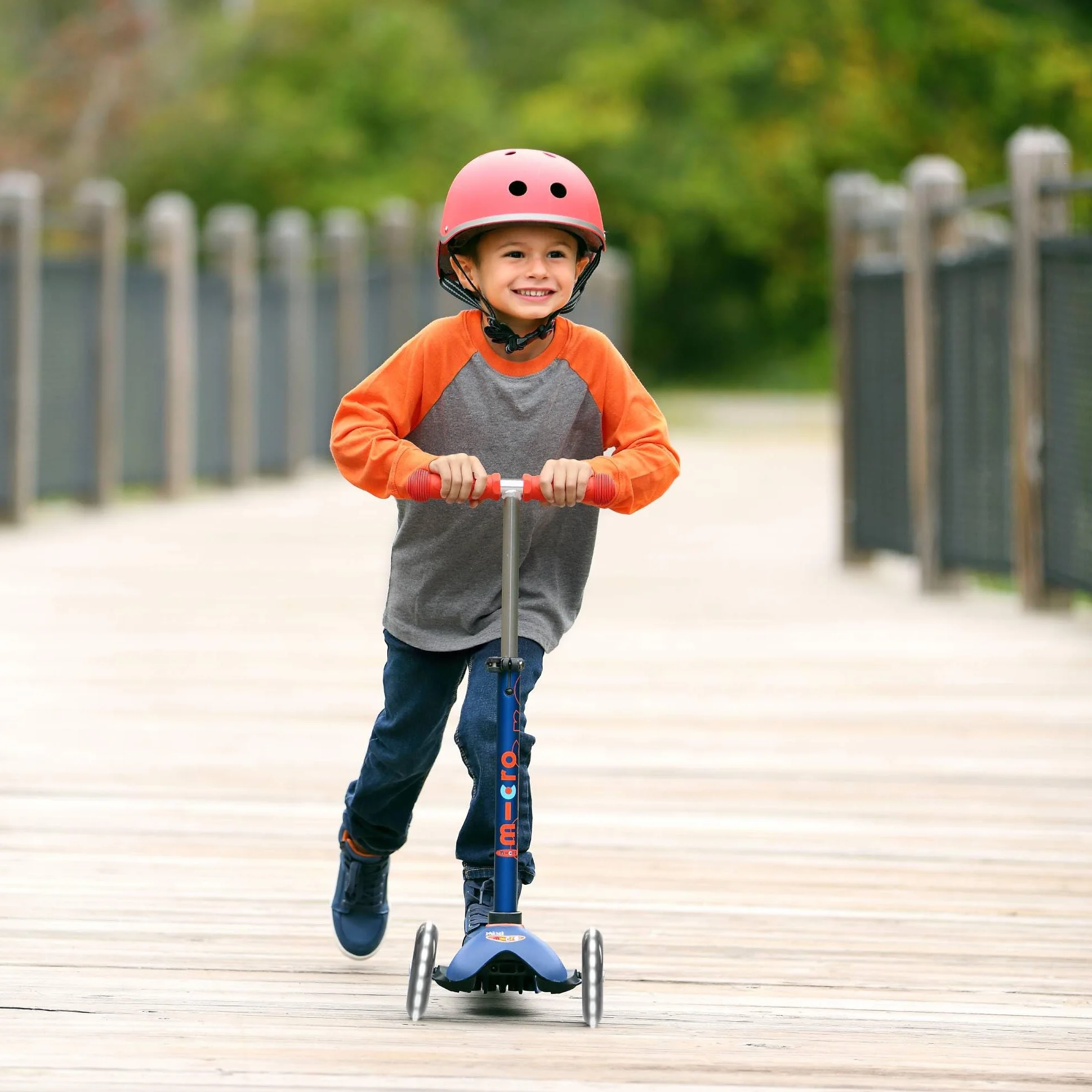 Micro Mini Deluxe LED Patinete Infantil 3 Ruedas con Luces LED sin Pilas Manillar Ajustable Giro por Inclinación +2 Años
