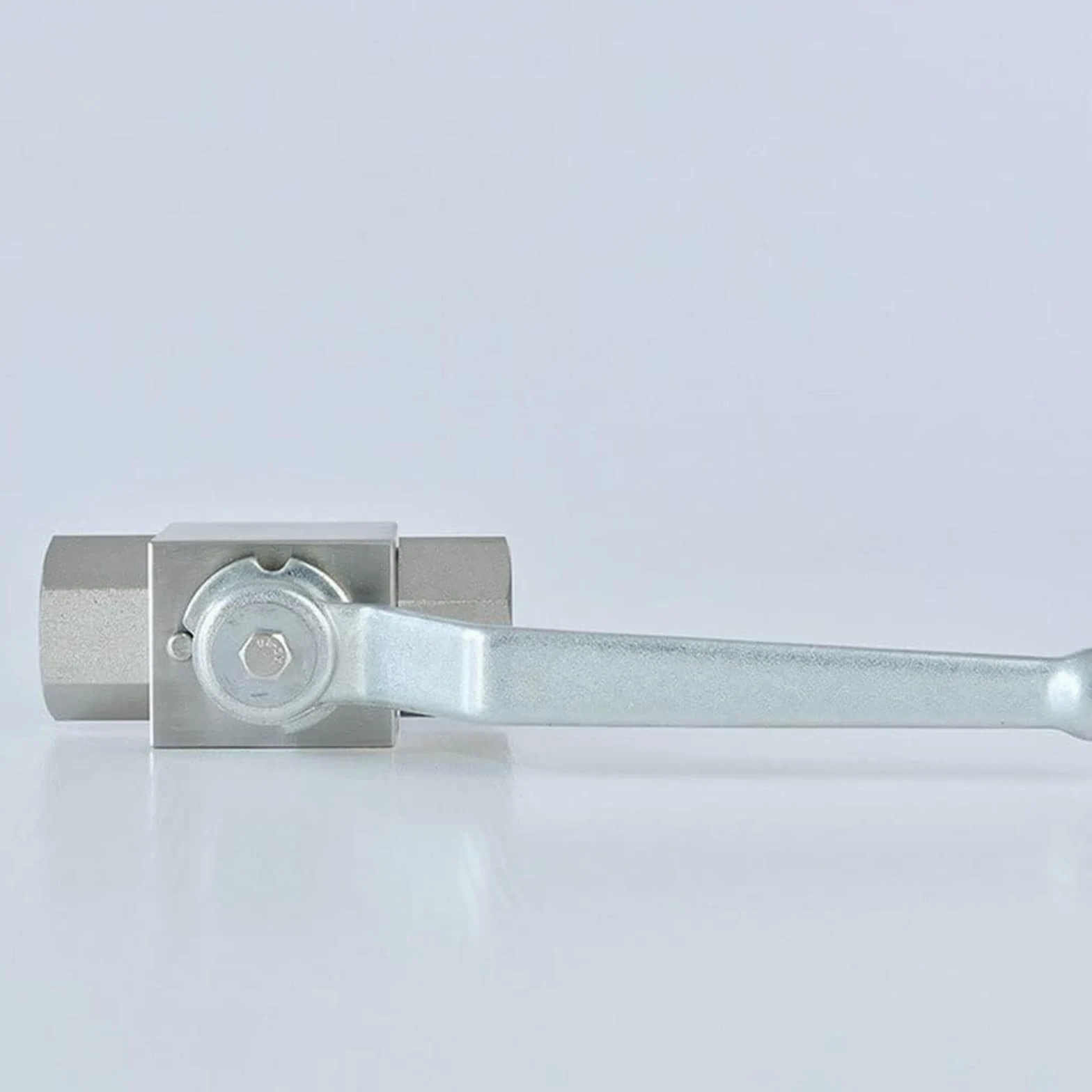 Válvula de bola con palanca de cierre, válvulas for tuberías de aire/agua y gas, de alta presión, de acero inoxidable, resistente a roscas internas, hidráulica, con manija for piscina.(1 1/2")