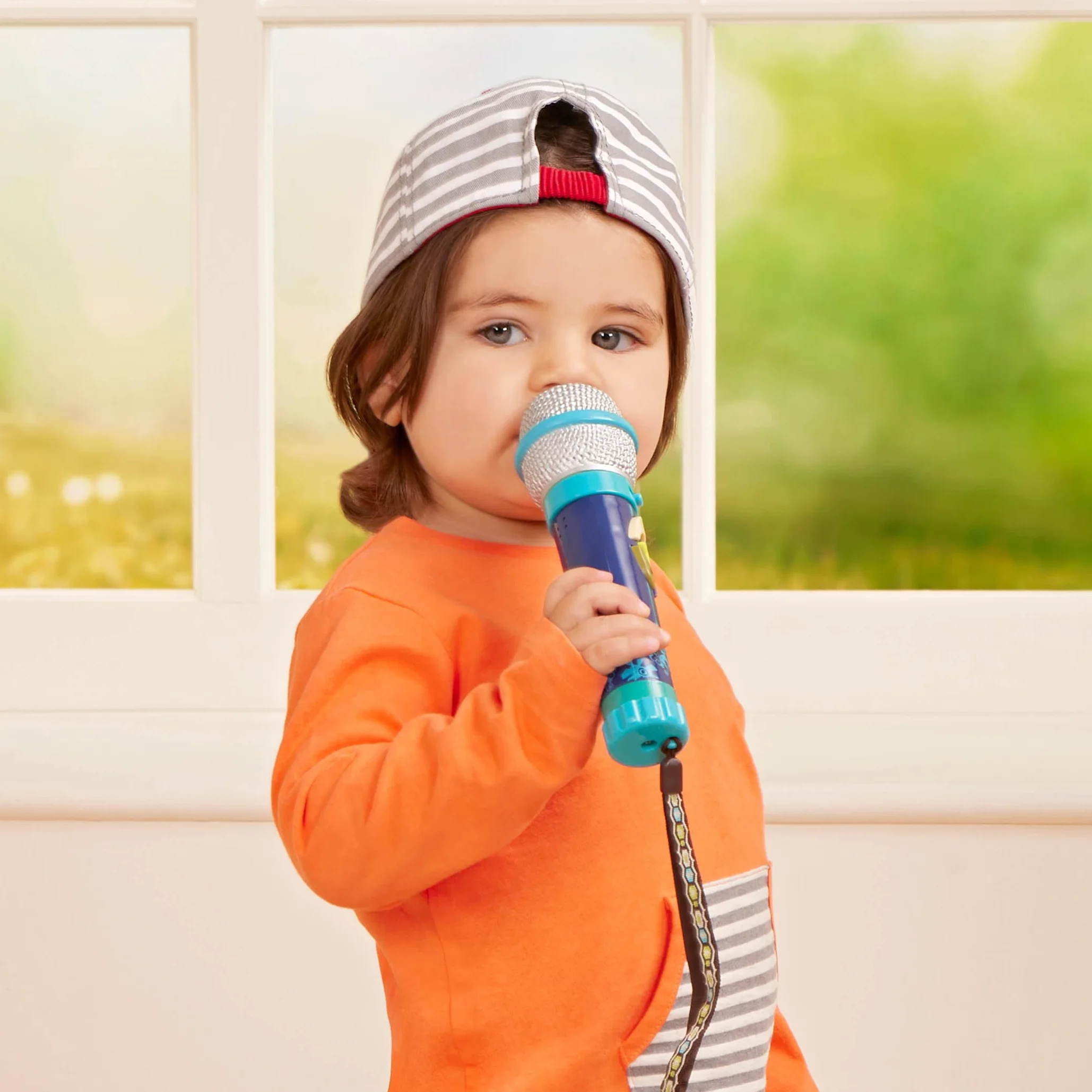 B. toys Okideoke Micrófono para niños Karaoke Juguete 8 Canciones pregrabadas Control Volumen Tempo 18 Meses+