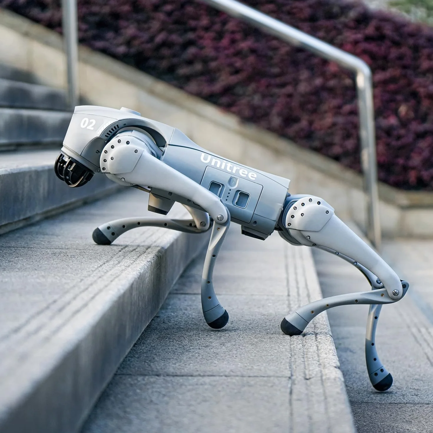 Unitree Go2 Robot Perro Cuadrúpedo Robótico con IA Integrada (Go2 Pro)