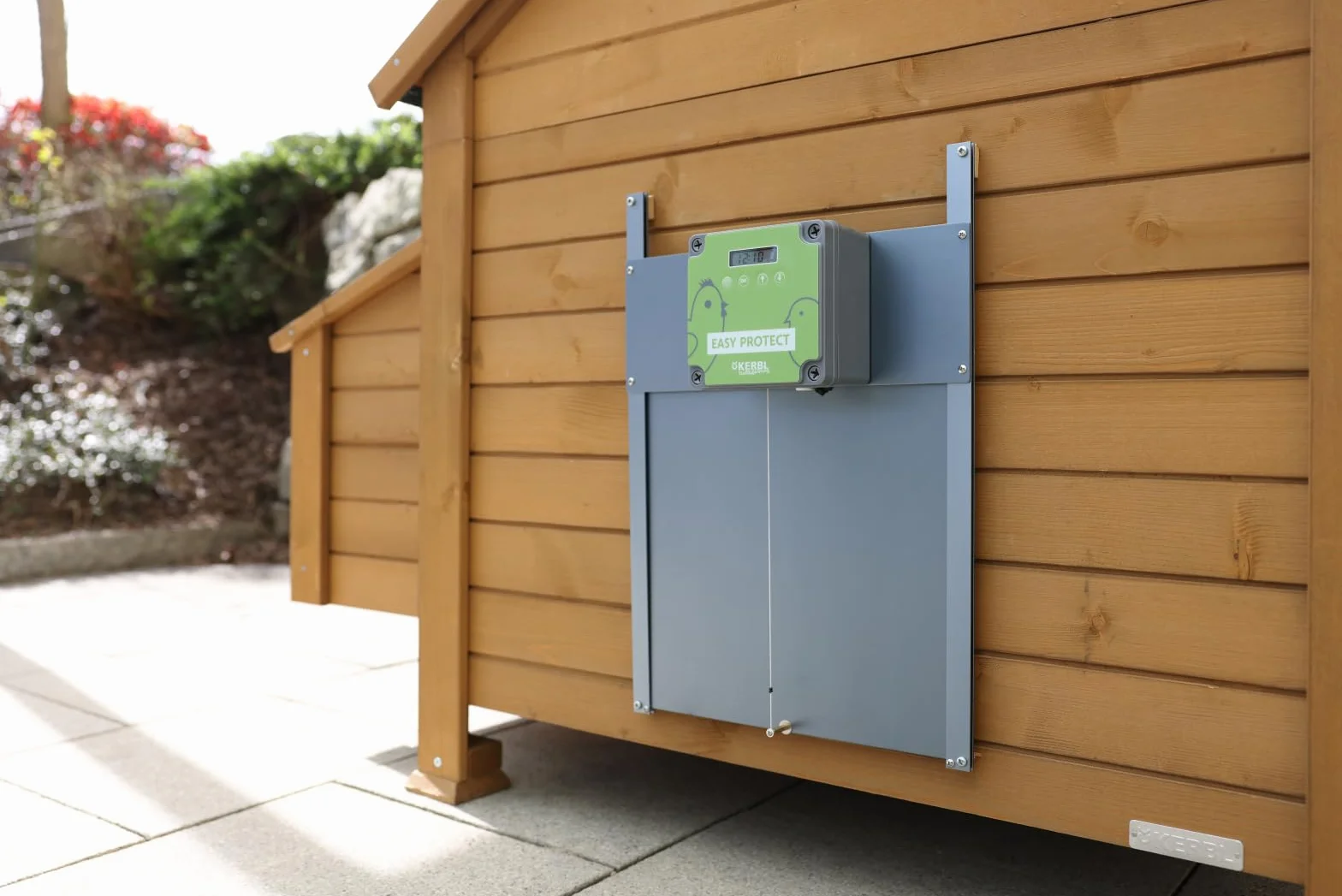Kerbl EasyProtect 70590 - Juego Completo de Puerta automática para gallinas (con Sensor de luz, 32,5 x 58 cm, Funciona con Pilas o Red)
