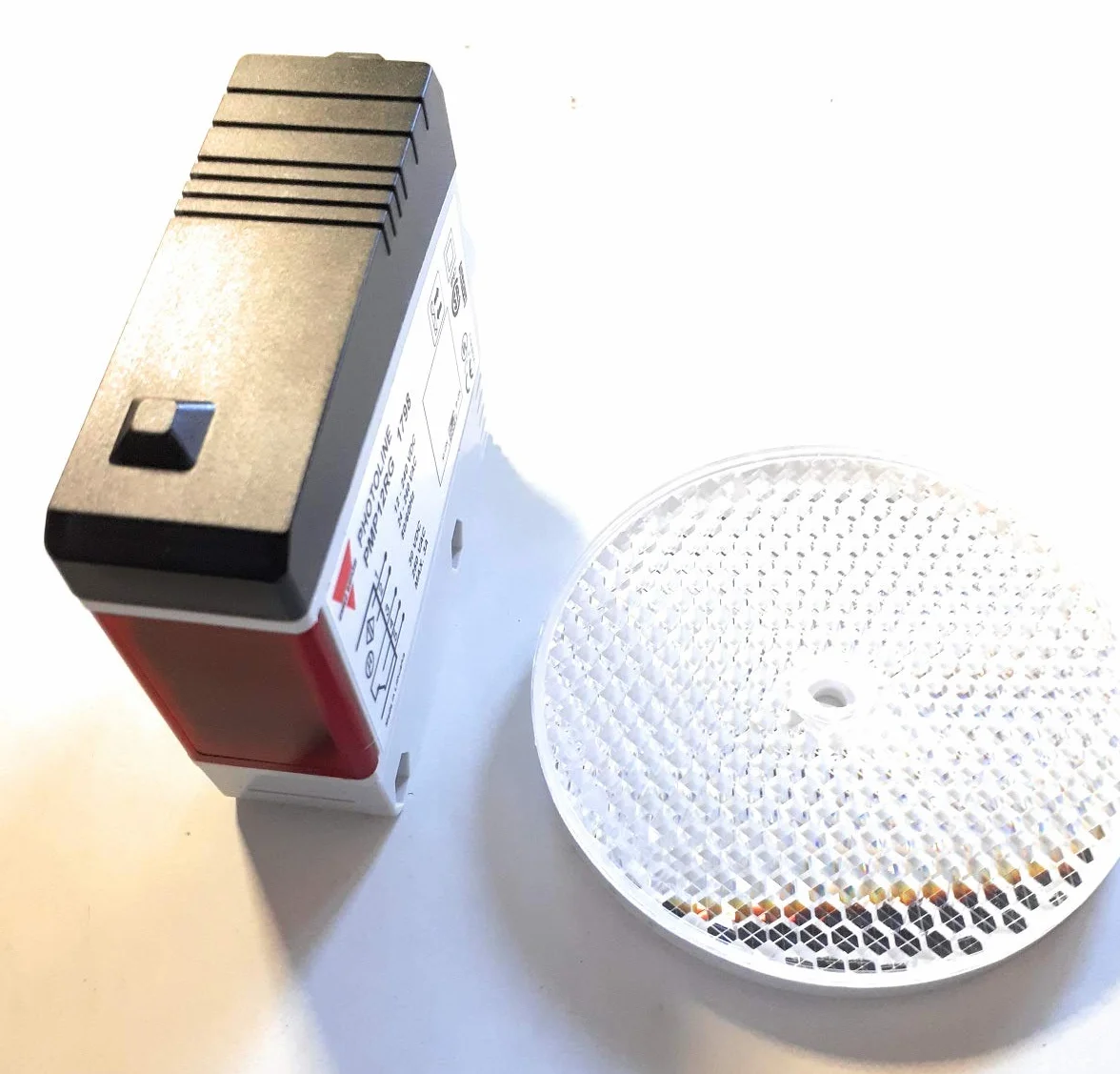 PMP12RG | CARLO GAVAZZI PHOTOELECTRIC SENSOR, RETROREFLECTIVE, 12M RANGE, 12-240VDC/24-240VAC NO/NC, PG13.5