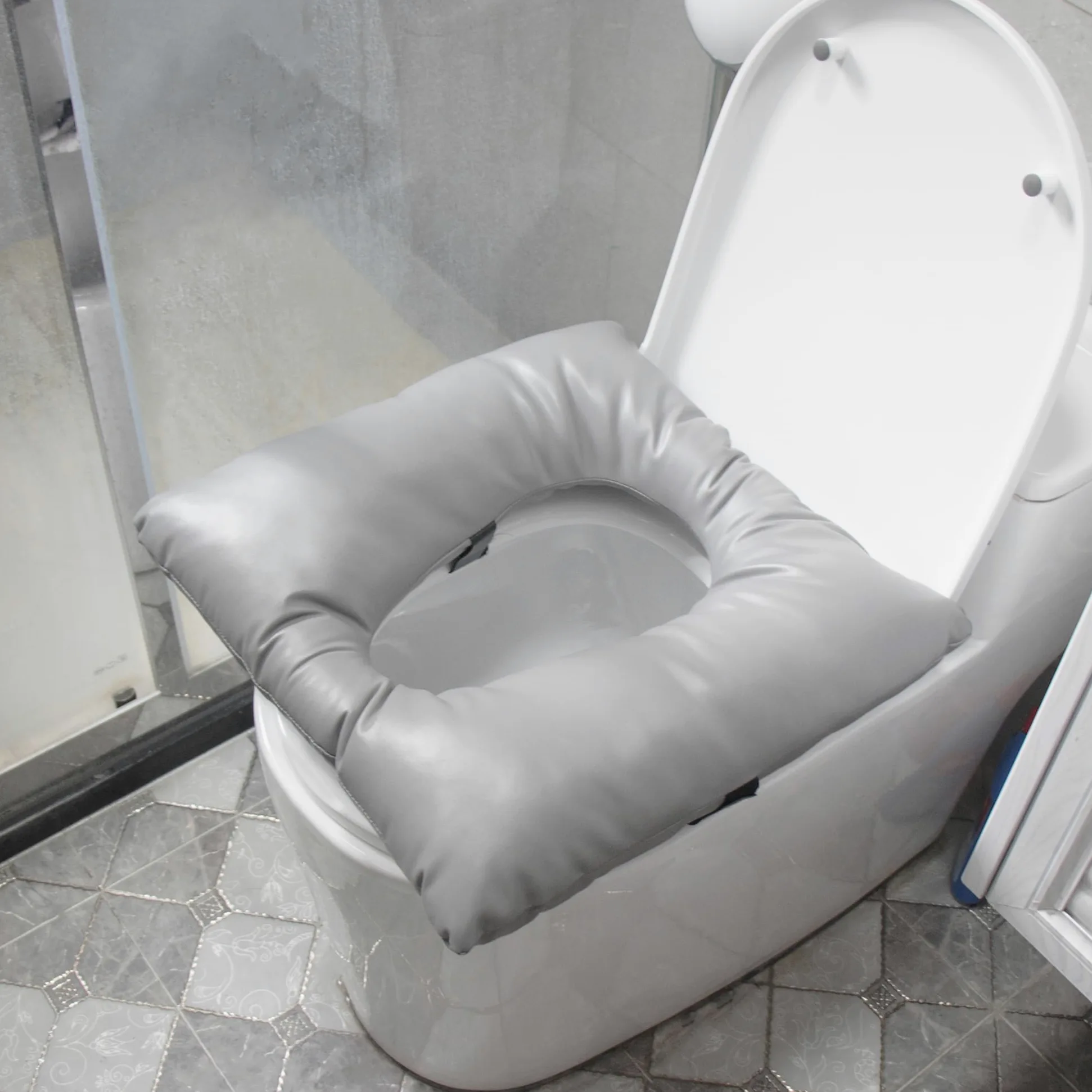 Cojín suave para asiento de inodoro, funda gruesa de poliuretano con correas de fijación para silla de inodoro, calentador de asiento de inodoro lavable para adultos mayores