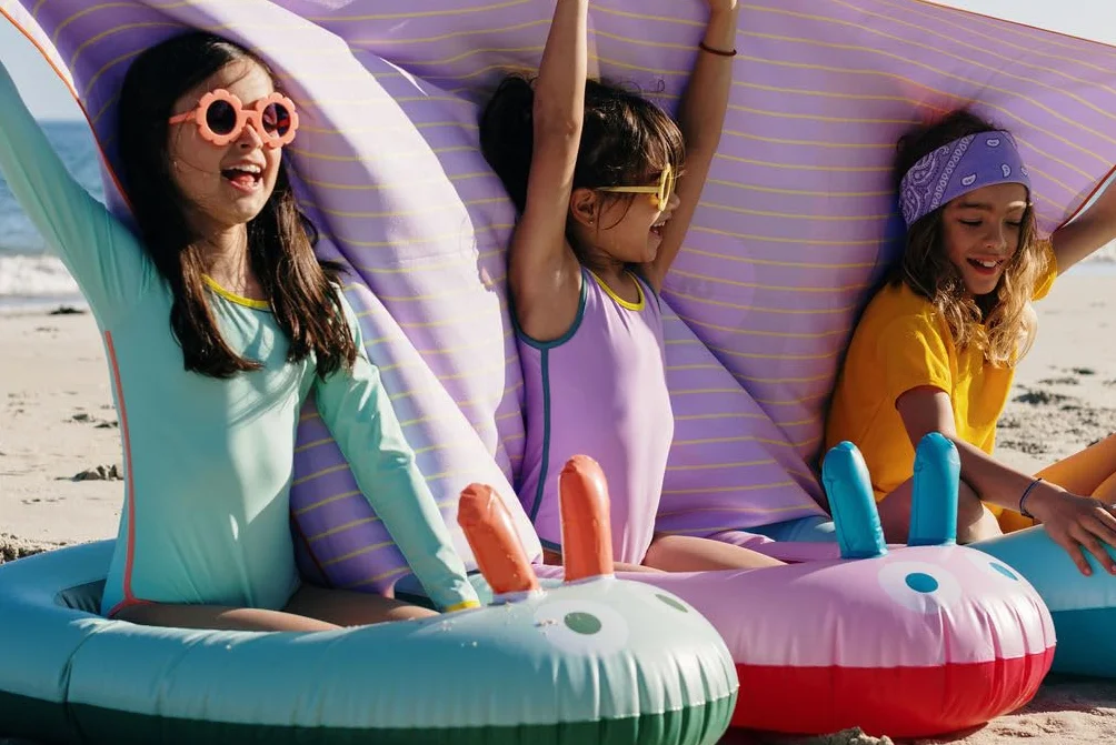 Barco inflable de jardín verde