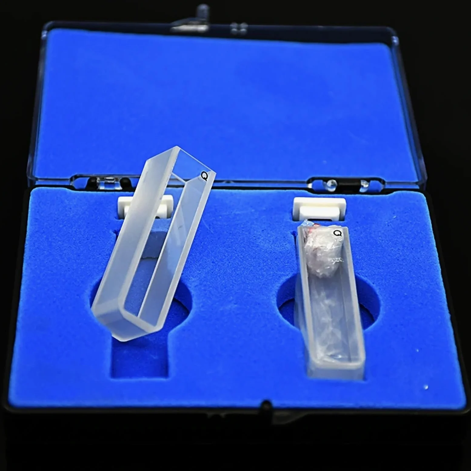 Célula de muestra líquida, Celda de absorción de cuarzo de 10 mm, cubeta de cuarzo de 3,5 ml for espectrofotómetro, proceso de fusión a alta temperatura, paquete de 2