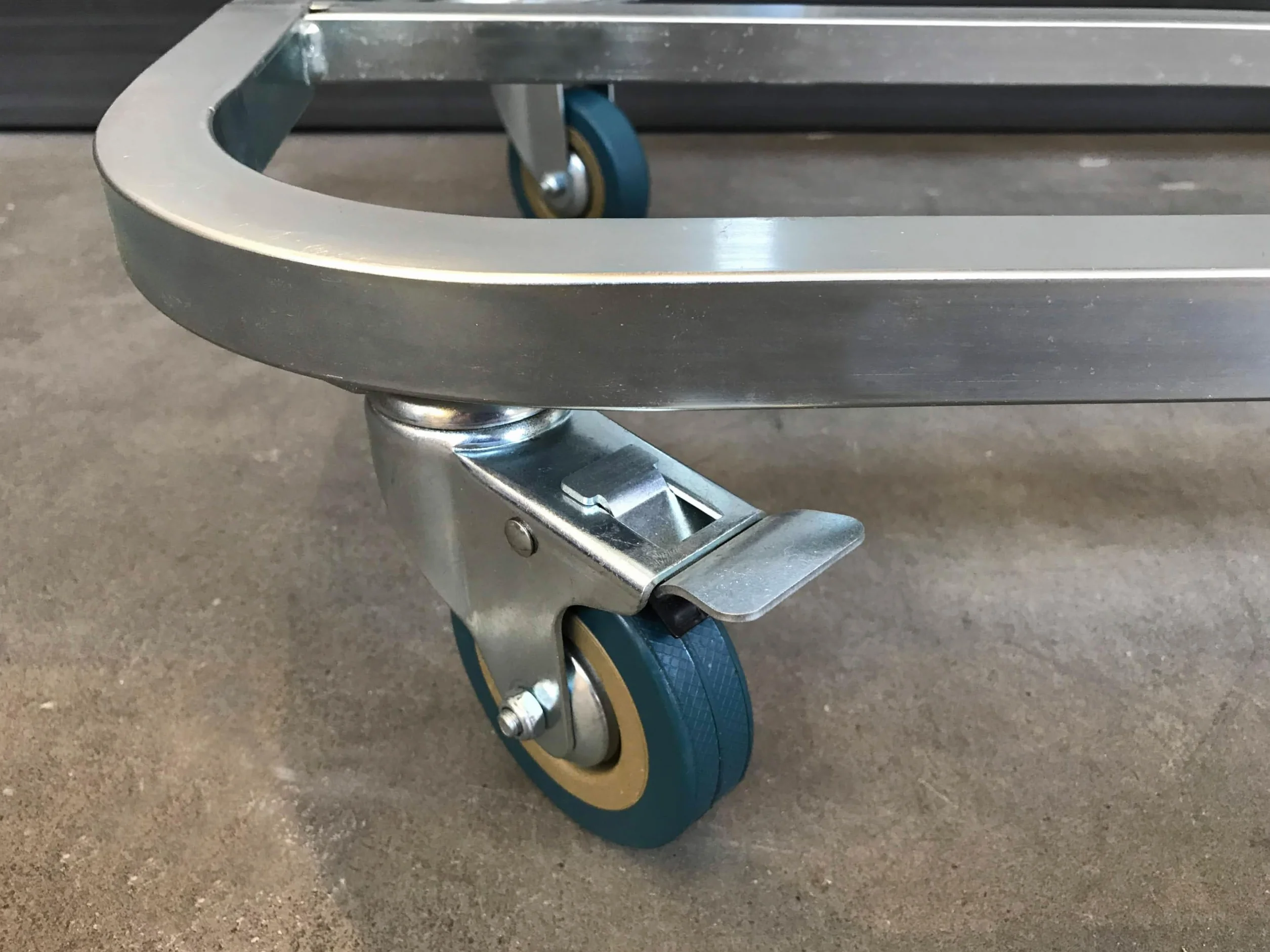 QUICK STAR Soporte para Bolsas de Basura con Tapa y 4 Ruedas | Porta Bolsas de Basura Metálico 120 litros | Robusto Acero Galvanizado | Bolsa Amarilla 120L | Contenedor de Residuos Móvil
