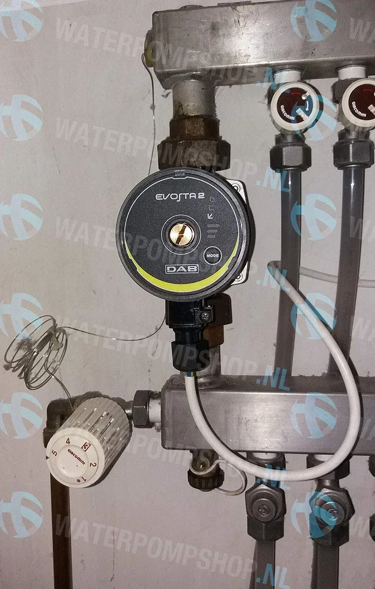DAB - Bomba Circuladora de Calefacción EVOSTA 2 40-70/130 de Rotor Húmedo y Para Luz Solar