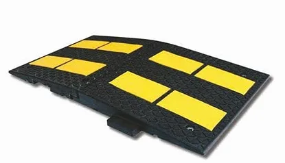 Badén reductor de velocidad de calle 90cm x 50cm x 5cm. Incluye tornillería