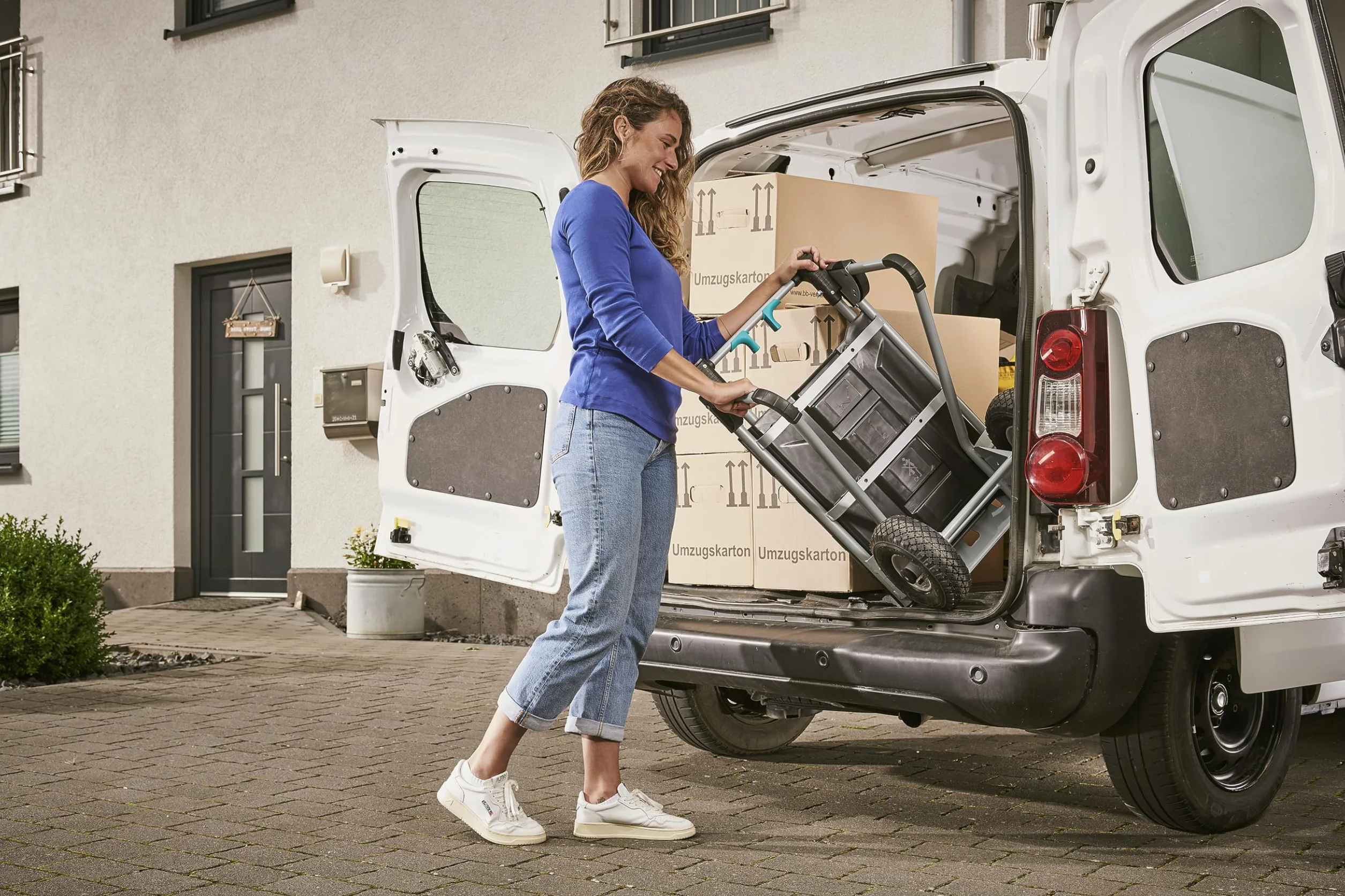 wolfcraft Carro de Transporte TS 2500 I 5535000 I La solución 2 en 1: conversión rápida en Carretilla para Sacos o Carretilla de jardín para un Uso Flexible I 200 Kg de Carga