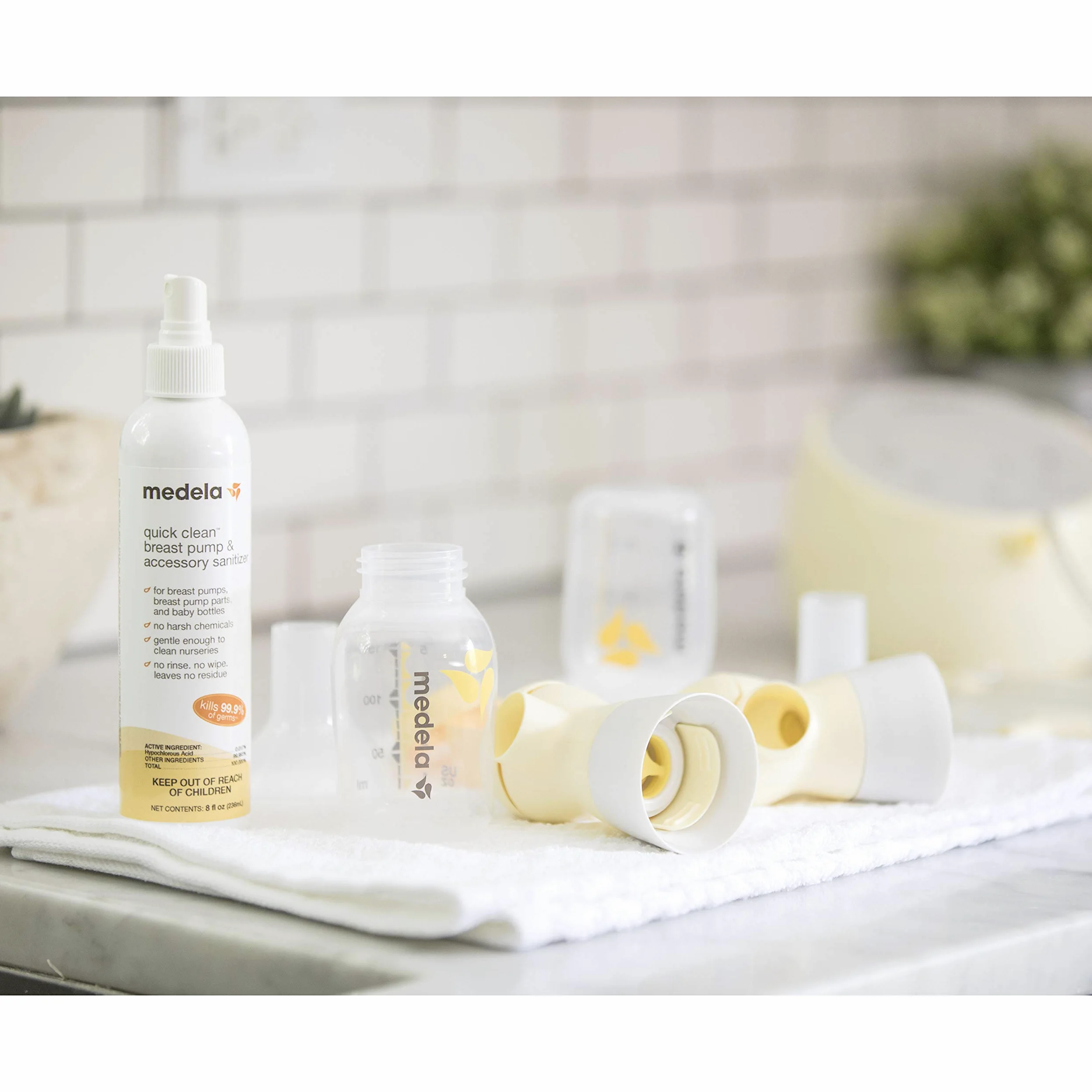 Medela - Espray desinfectante para extractor de leche de limpieza rápida, esterilizador seguro sin enjuagar, elimina el 99,9% de las bacterias y gérmenes comunes, 8 onzas líquidas