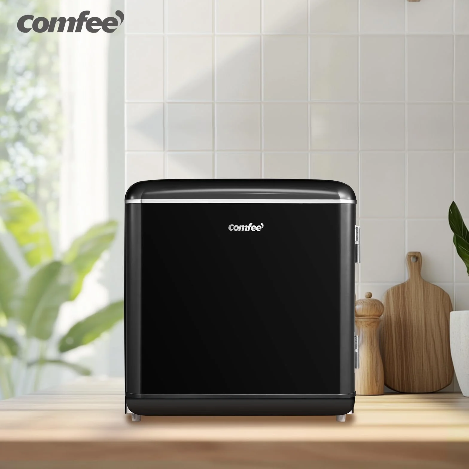 Comfee Single Door Mini Refrigerator 47L Retro Design Black Energy Class E