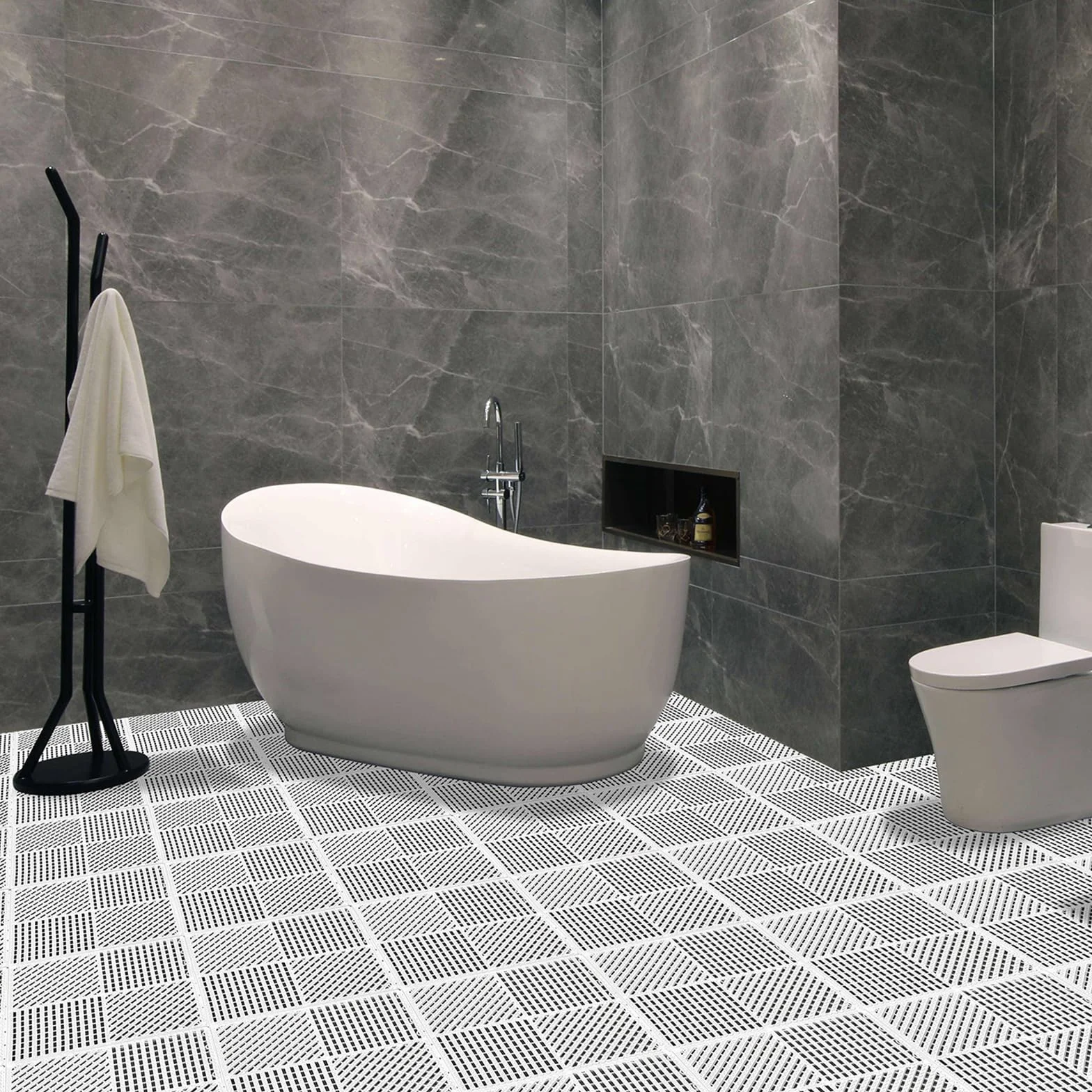 Paquete de 9 azulejos de drenaje antideslizantes entrelazados, tapete de ducha al aire libre para piscina, baño, sótano, barco y área de mascotas, 12 x 12 pulgadas, color blanco
