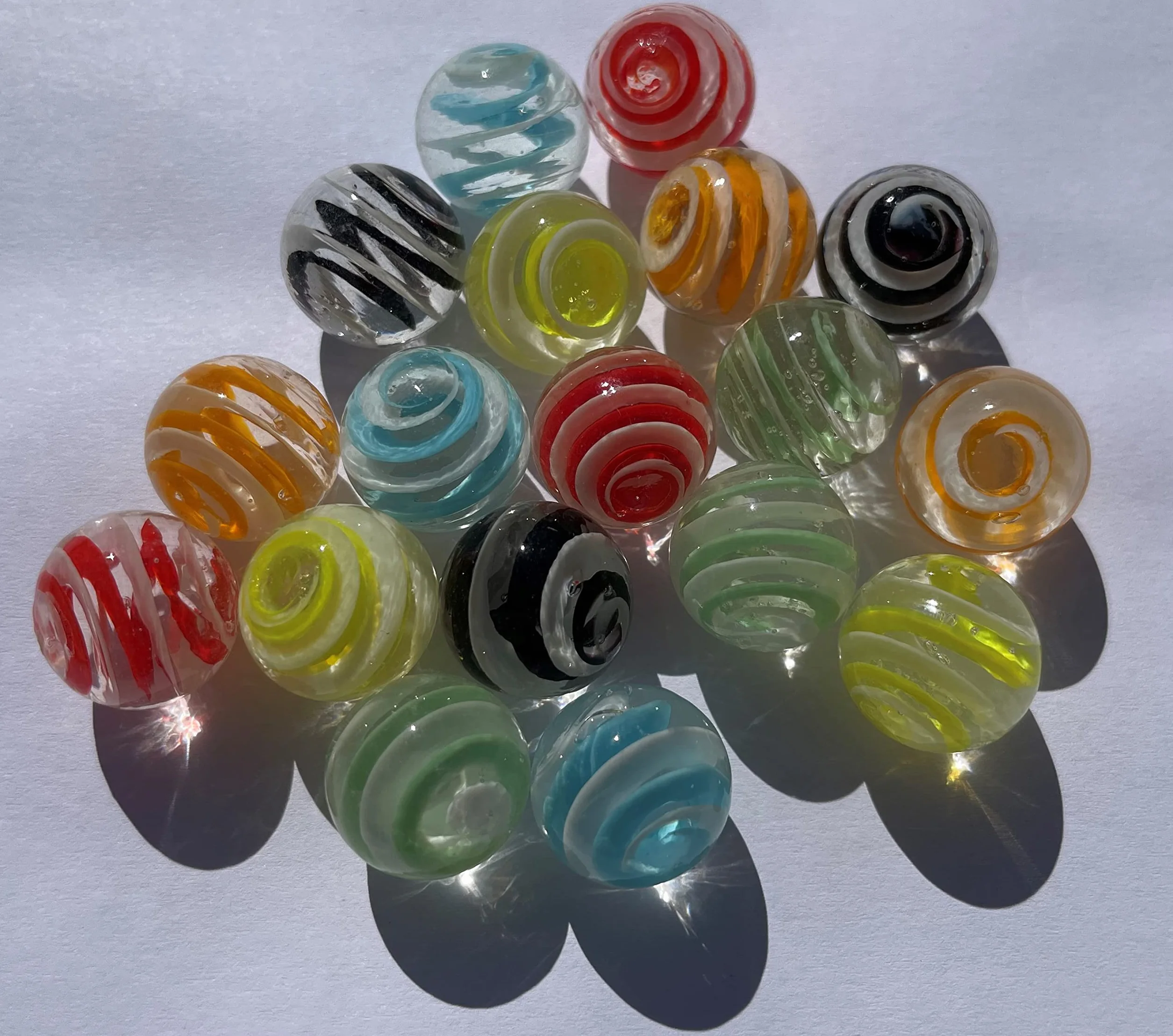 FAIRY TAIL & GLITZER FEE 18 bolas de cristal sopladas a mano 16 mm canicas multicolor azul rojo amarillo