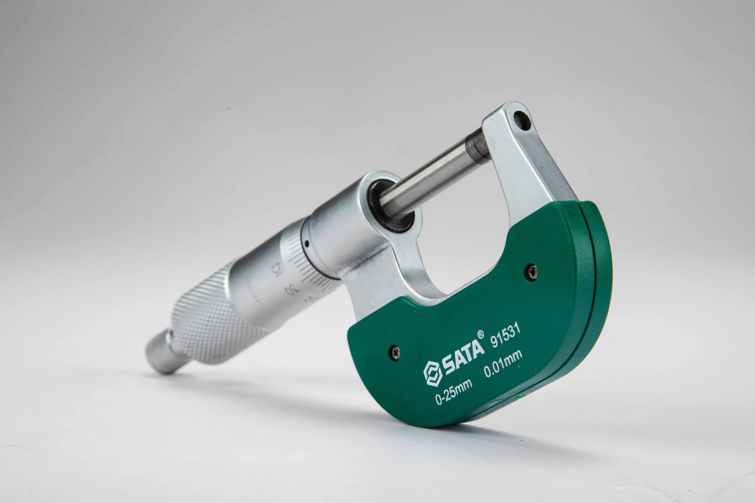 SATA ST91531SC Micrómetro Exterior 0-25 mm, Acero Endurecido con Caja de Plástico