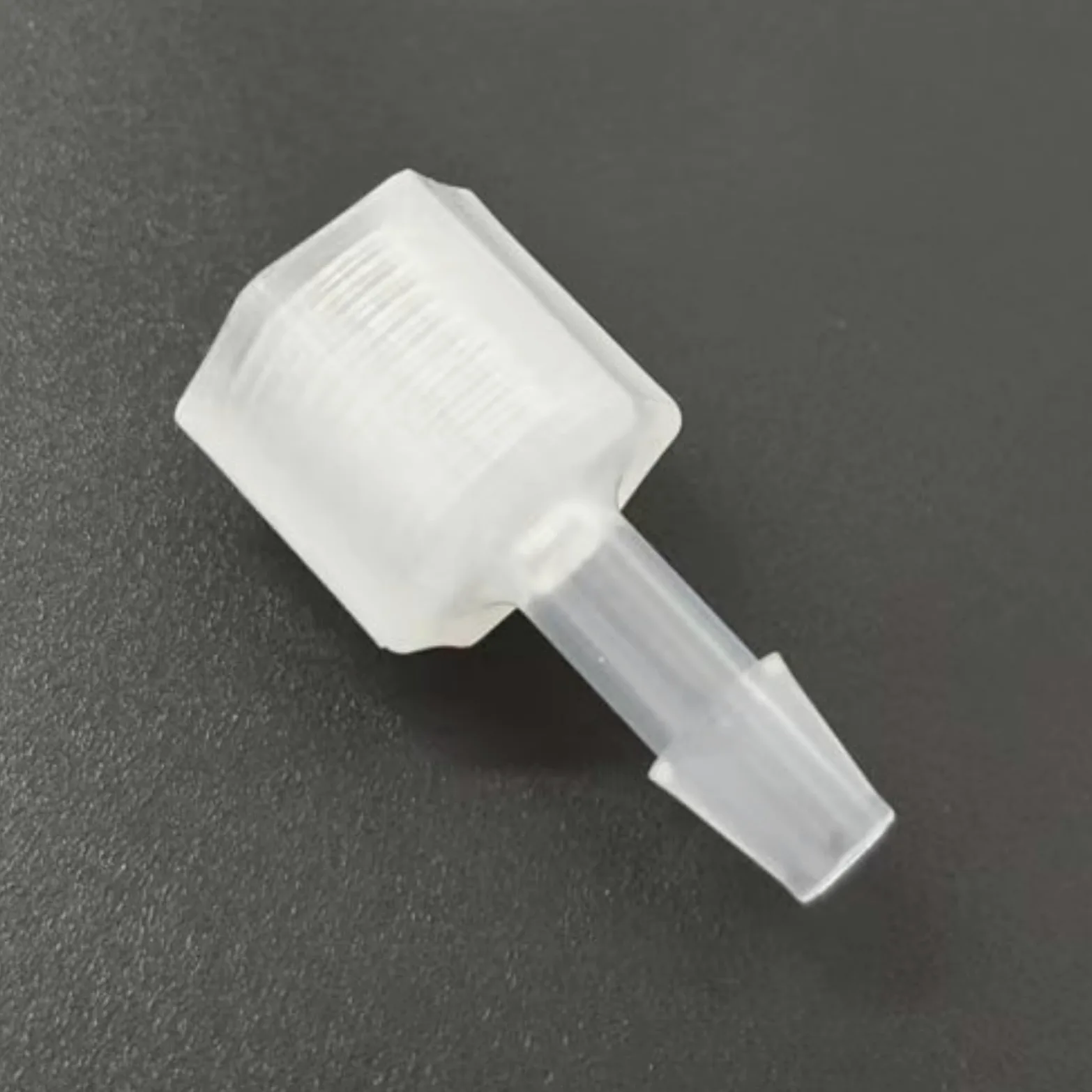 Adaptador de rosca macho/hembra de plástico reutilizable de 1/8 G, conector de polipropileno para aplicaciones de combustible y líquidos (5/32 pulgadas, tipo L, 4 bar), 50 unidades