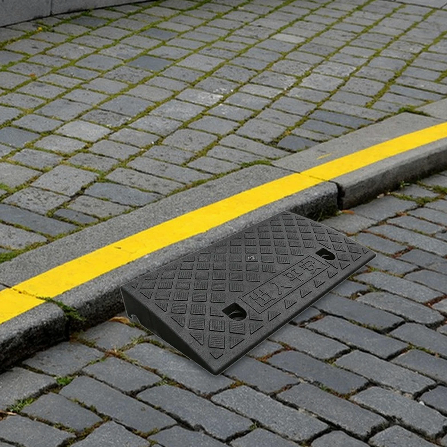 Oshhni Rampa de Almohadilla de pendiente en la carretera Almohadilla de rampa portátil de alta resistencia Rampa de de entrada para camiones Rvs, Alto 6cm Negro