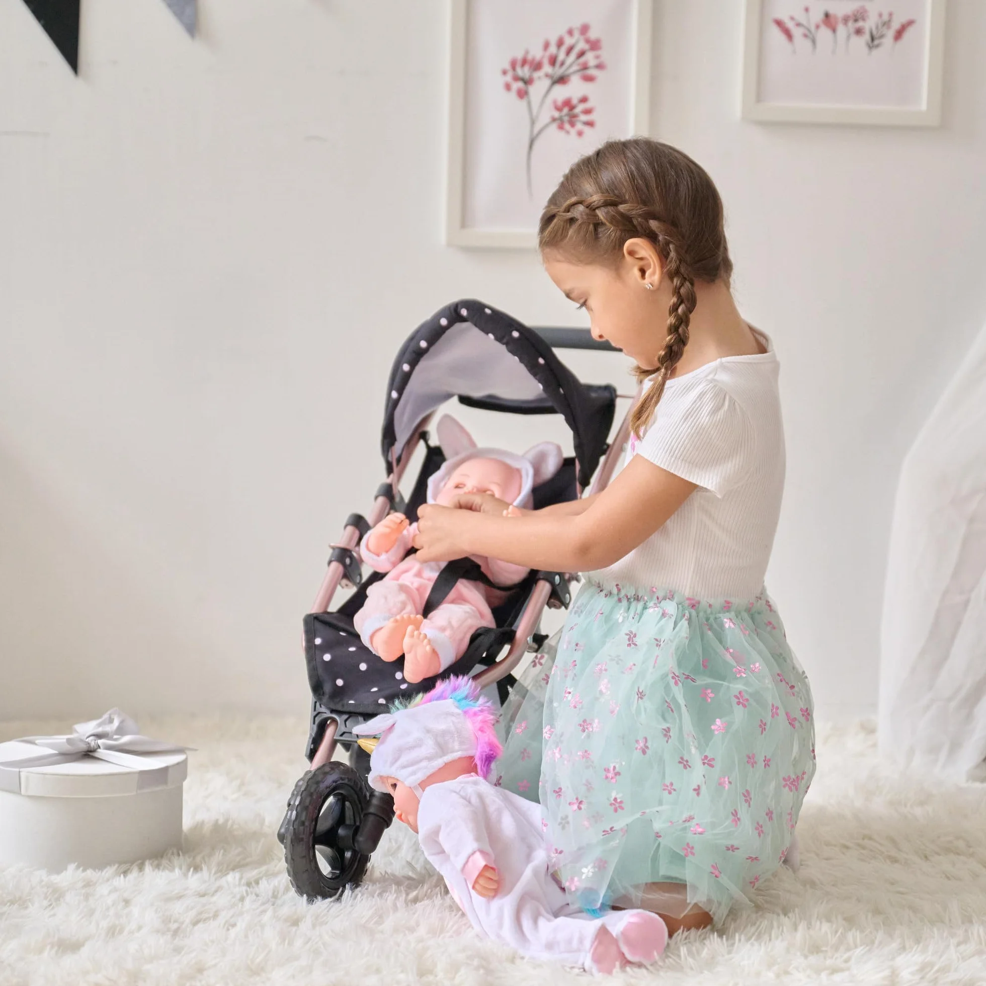 Teamson Kids Cochecito de muñecas Jogging Negro con Lunares Rosas, Capota Ajustable, Arnés, Cesta y Mango Suave