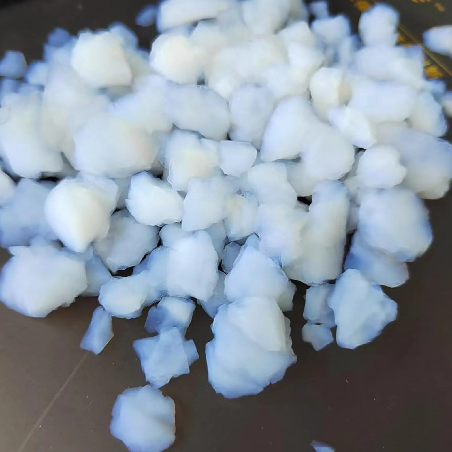 Aerogel Block - Gránulos hidrofóbicos retardantes de llama sólido poroso para educación de niños y regalos de maestros (tamaño de partícula 10-40 mm, 50 g)