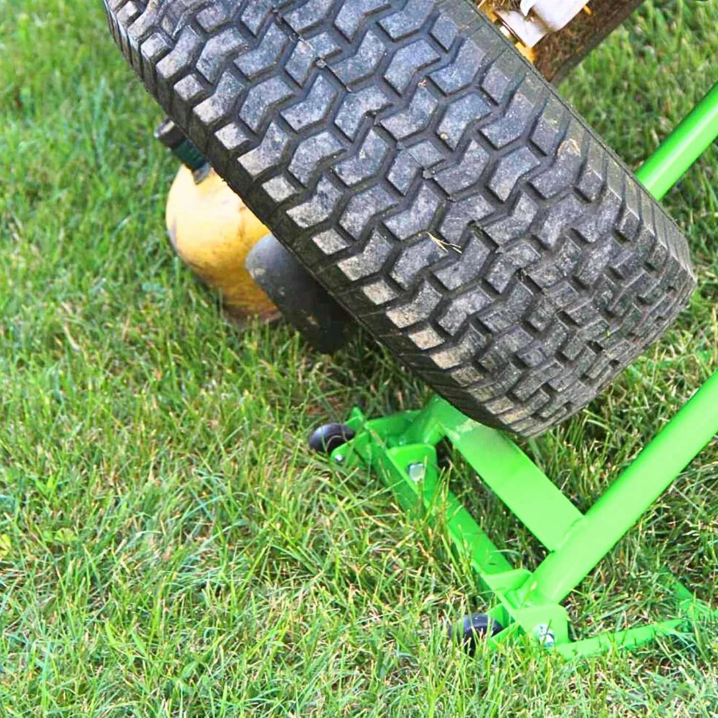 Tractor elevador cortacésped con cabrestante 500 kg