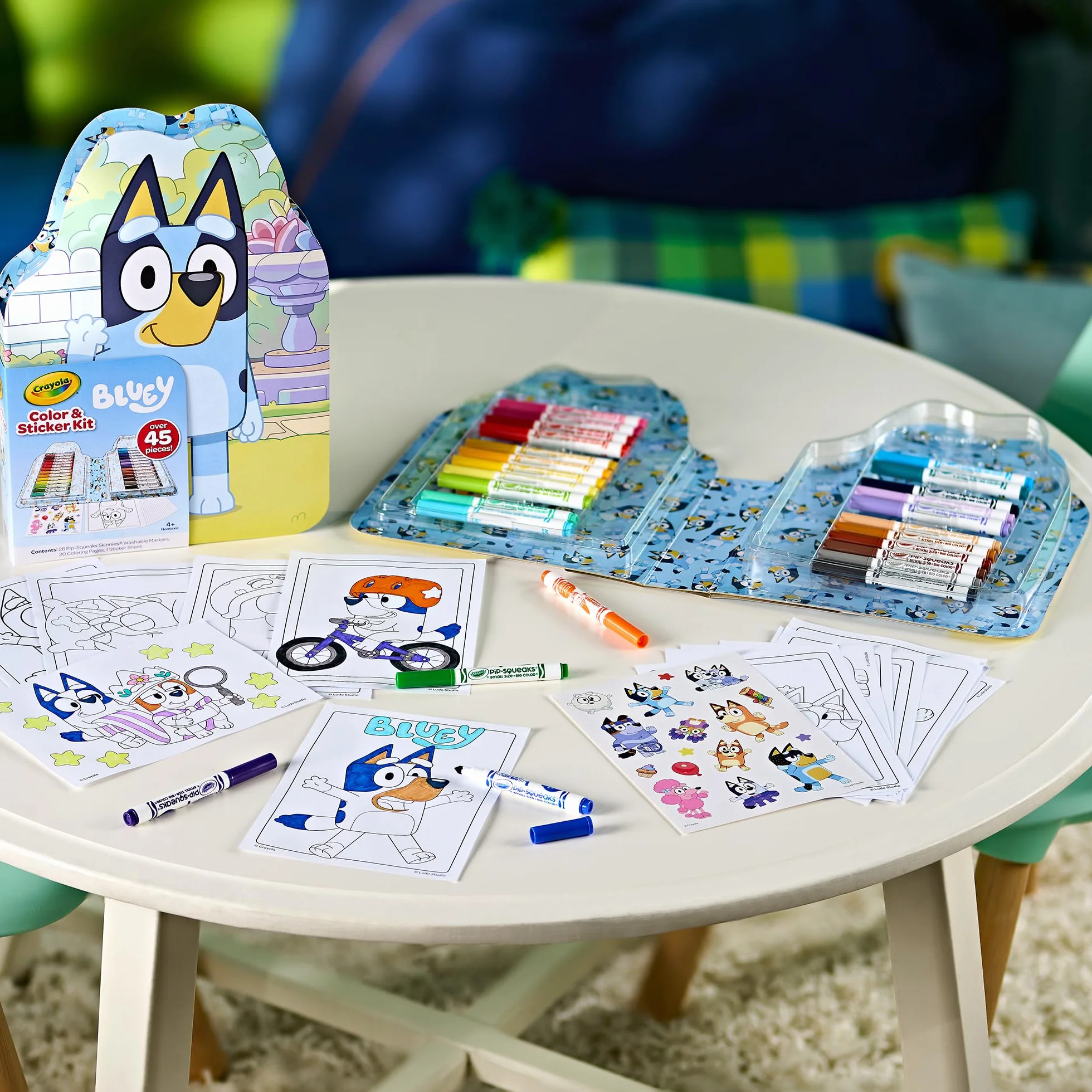 CRAYOLA Maletín Bluey para Colorear con Pegatinas, Set con rotuladores, 45 Piezas