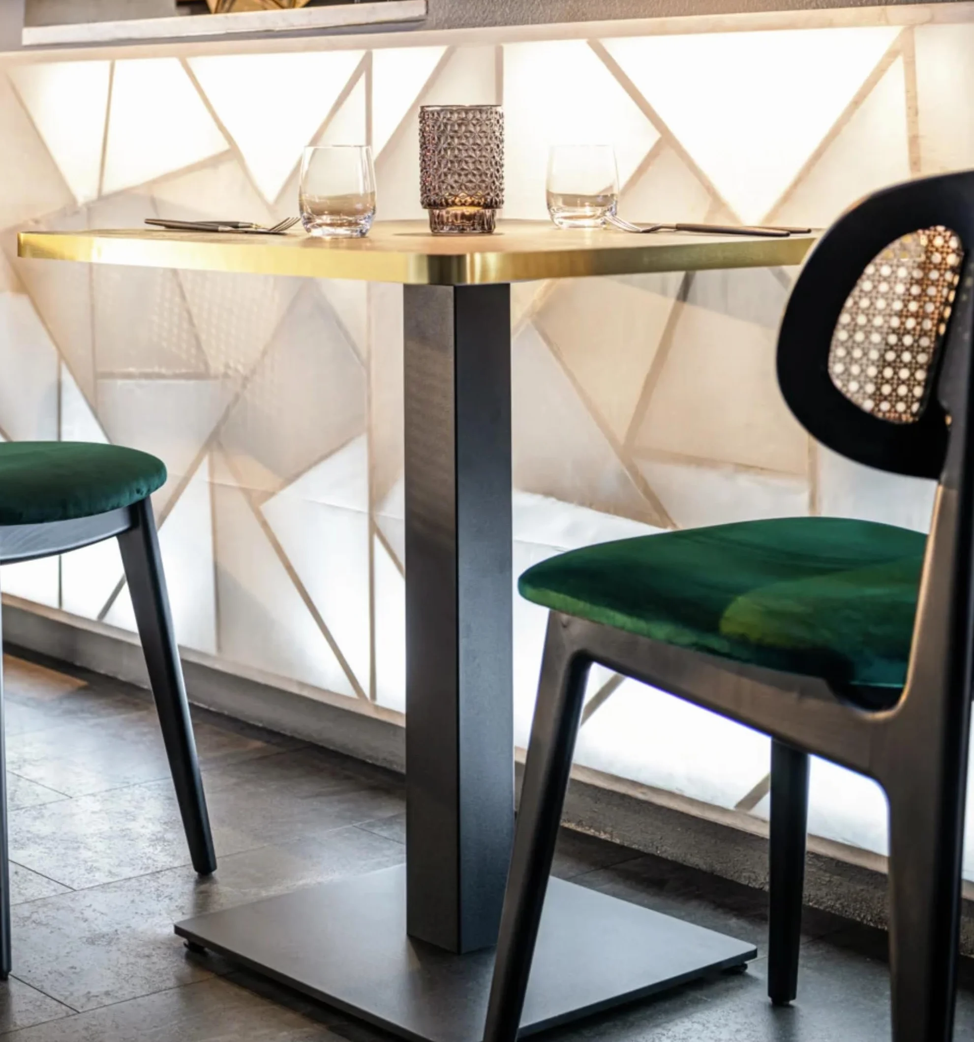 Base de Mesa ZStyle – Pie Central – Metal – Para Catering Bar Restaurantes Bistrot – Cuadrada – Interior/Exterior (Z740: L 40 x P 40 x H 73 cm)
