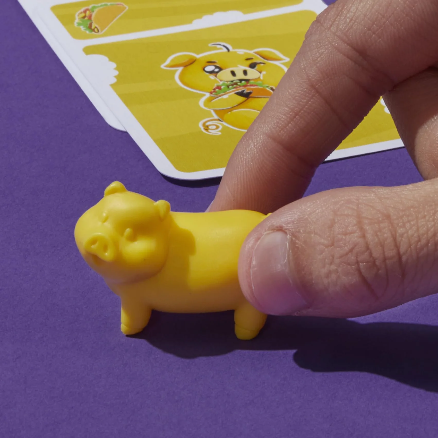 Hasbro Gaming Piggy Piggy Juego de Cartas 2-6 Jugadores 7 Años