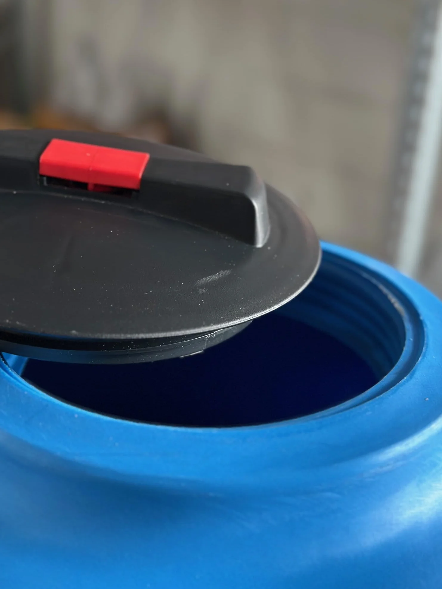 Depósito de Polietileno para Agua cilíndrico Rectangular Alto Mod. 300 litros Made in Italy