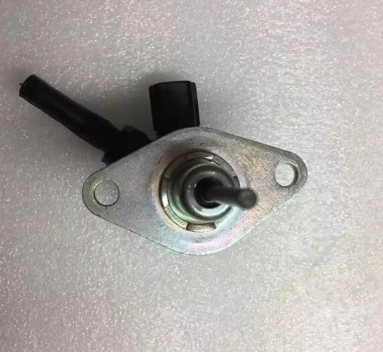 Solenoide de parada de combustible 1A021-60015 12 V for motor V2003 V2203 V2403 D1503 D1703 D1803 Tractor cortacésped 1A021-60011 1A021-60012