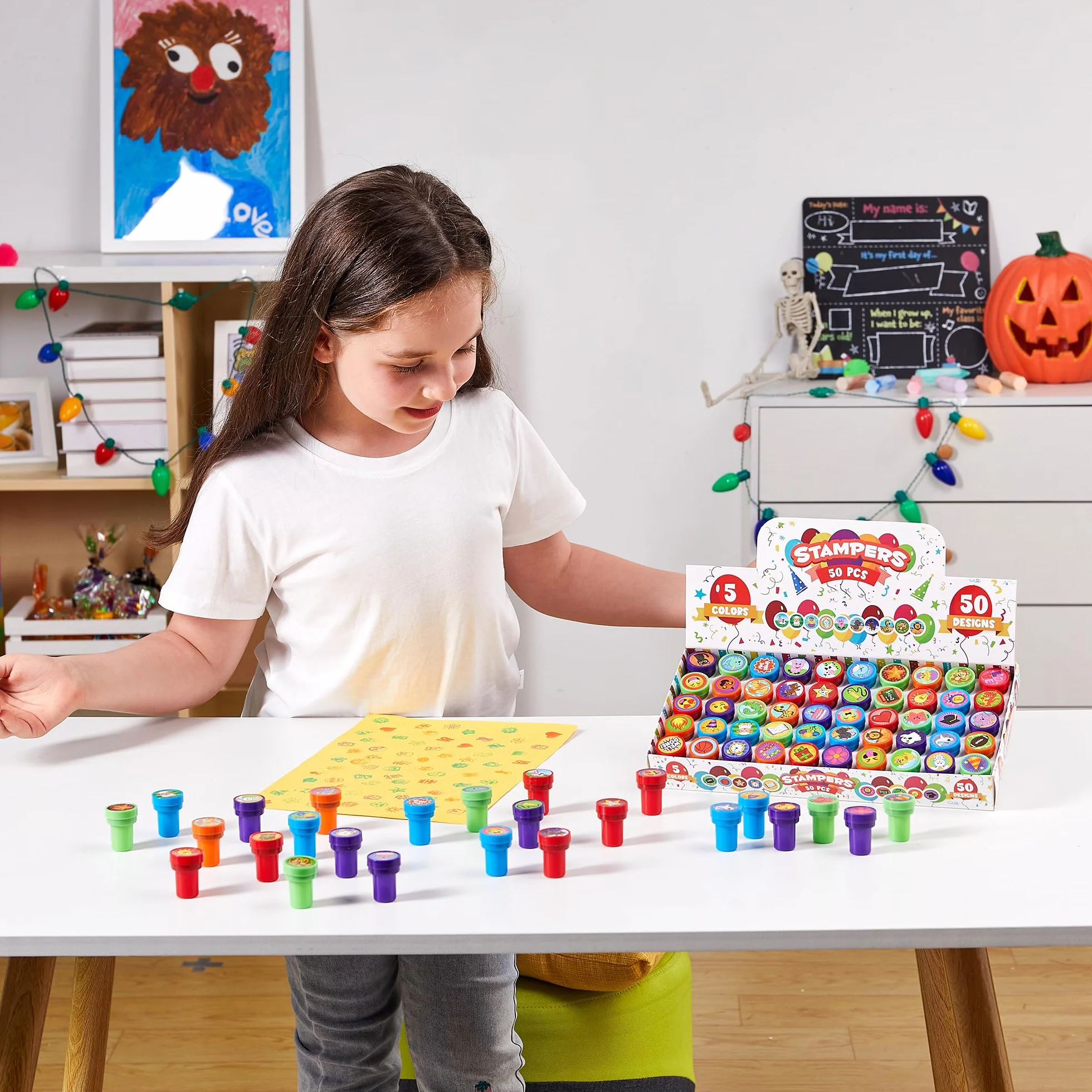 JOYIN 50 sellos autoentintados surtidos para niños con 50 diseños para fiesta de cumpleaños, premios, Halloween, Navidad
