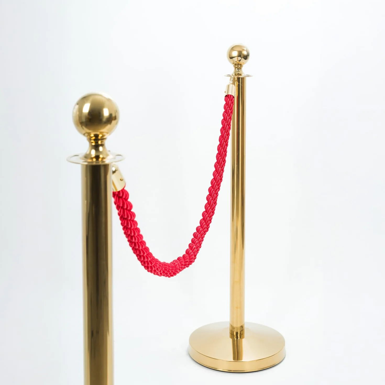 Pack Catenaria Dorada para Eventos Premium y Extensible de Acero. Poste Separador de Acero, Cordón Zona VIP Elegante para Catering con Cuerda Trenzada. (2 Mástiles + Cordón)