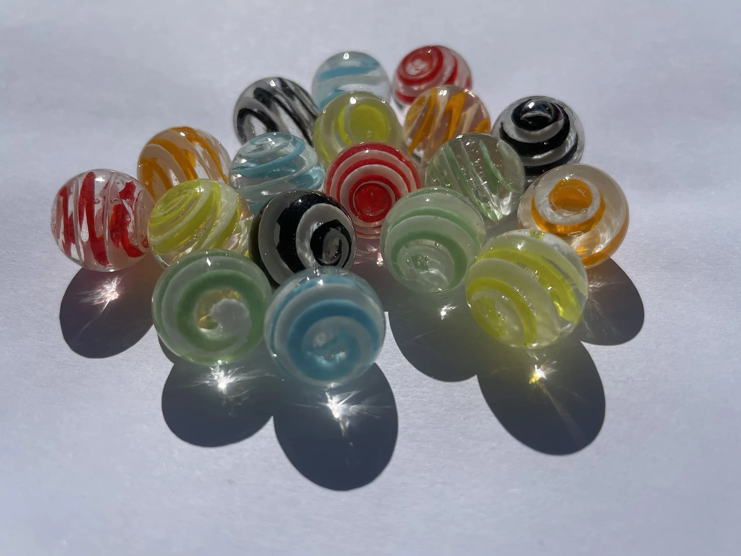 FAIRY TAIL & GLITZER FEE 18 bolas de cristal sopladas a mano 16 mm canicas multicolor azul rojo amarillo