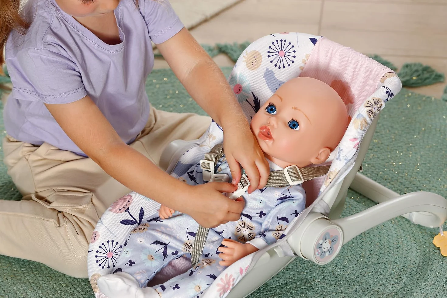Baby Born Asiento de Coche para muñecas 36 cm 43 cm diseño Floral asa Transporte Ajustable arnés 3 Puntos