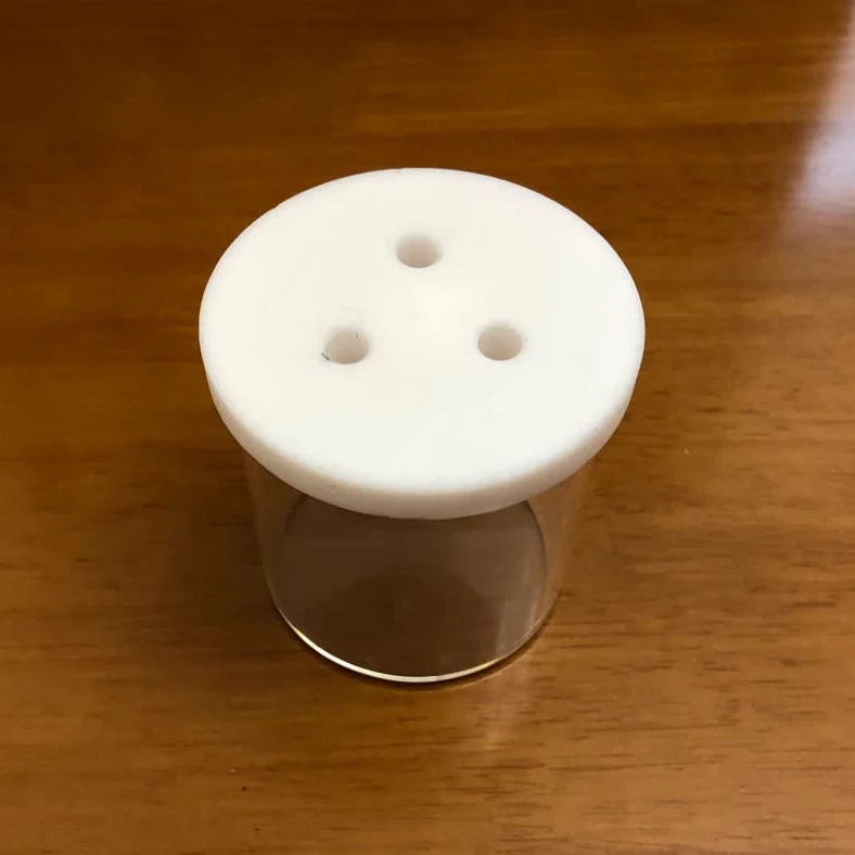 Electrolizador de vidrio con alto contenido de borosilicato con 3 orificios for electrodos | Dispositivo de electrólisis convencional for reacciones electroquímicas(30ml)