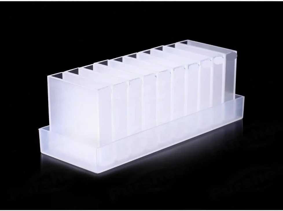 Cubetas de vidrio estándar con tapa (4 unidades): 14 ml de volumen, 40 mm de recorrido óptico, vidrio óptico de alta transmitancia for uso en laboratorio.