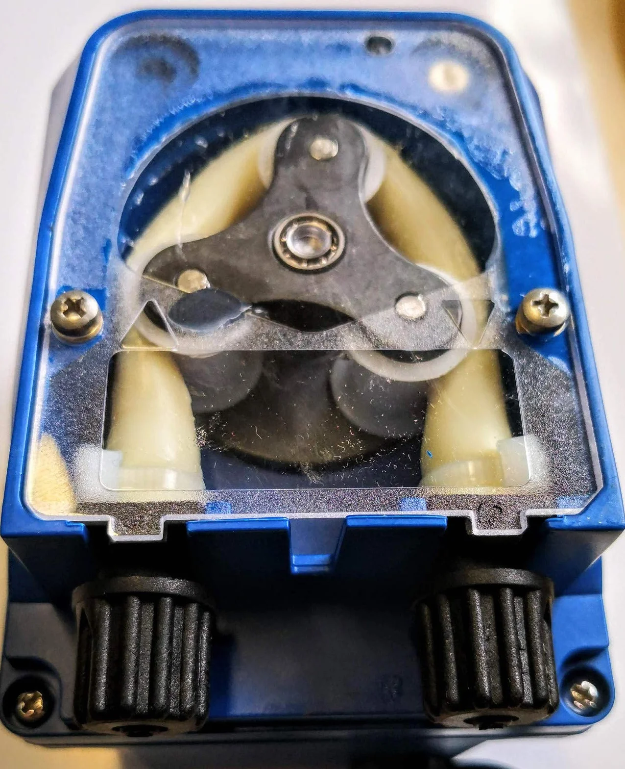 SEKO Bomba peristáltica de 4 l/h regulable 0-100% con 1 unidad. Manguera gratis