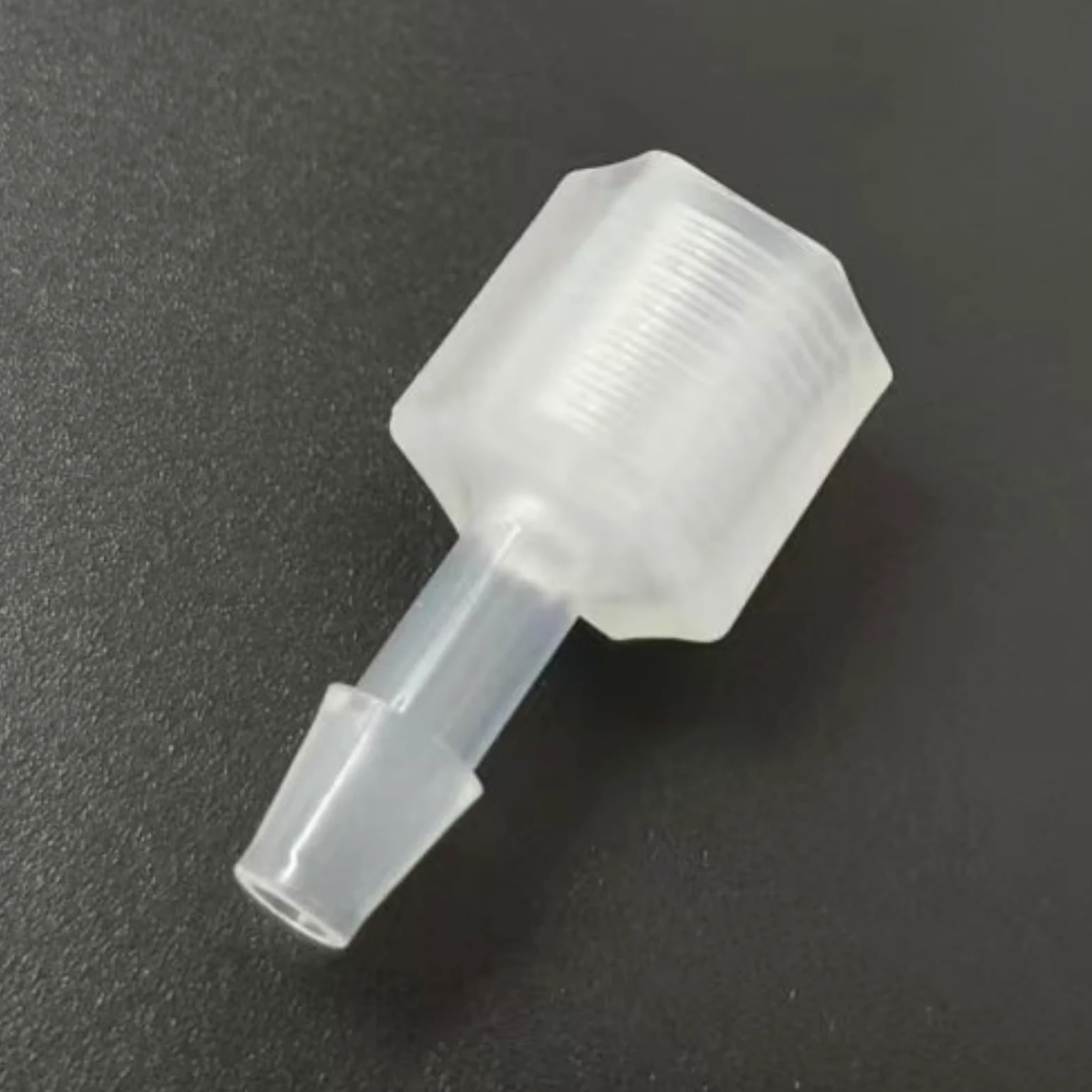 Adaptador de rosca macho/hembra de plástico reutilizable de 1/8 G, conector de polipropileno para aplicaciones de combustible y líquidos (5/32 pulgadas, tipo L, 4 bar), 50 unidades