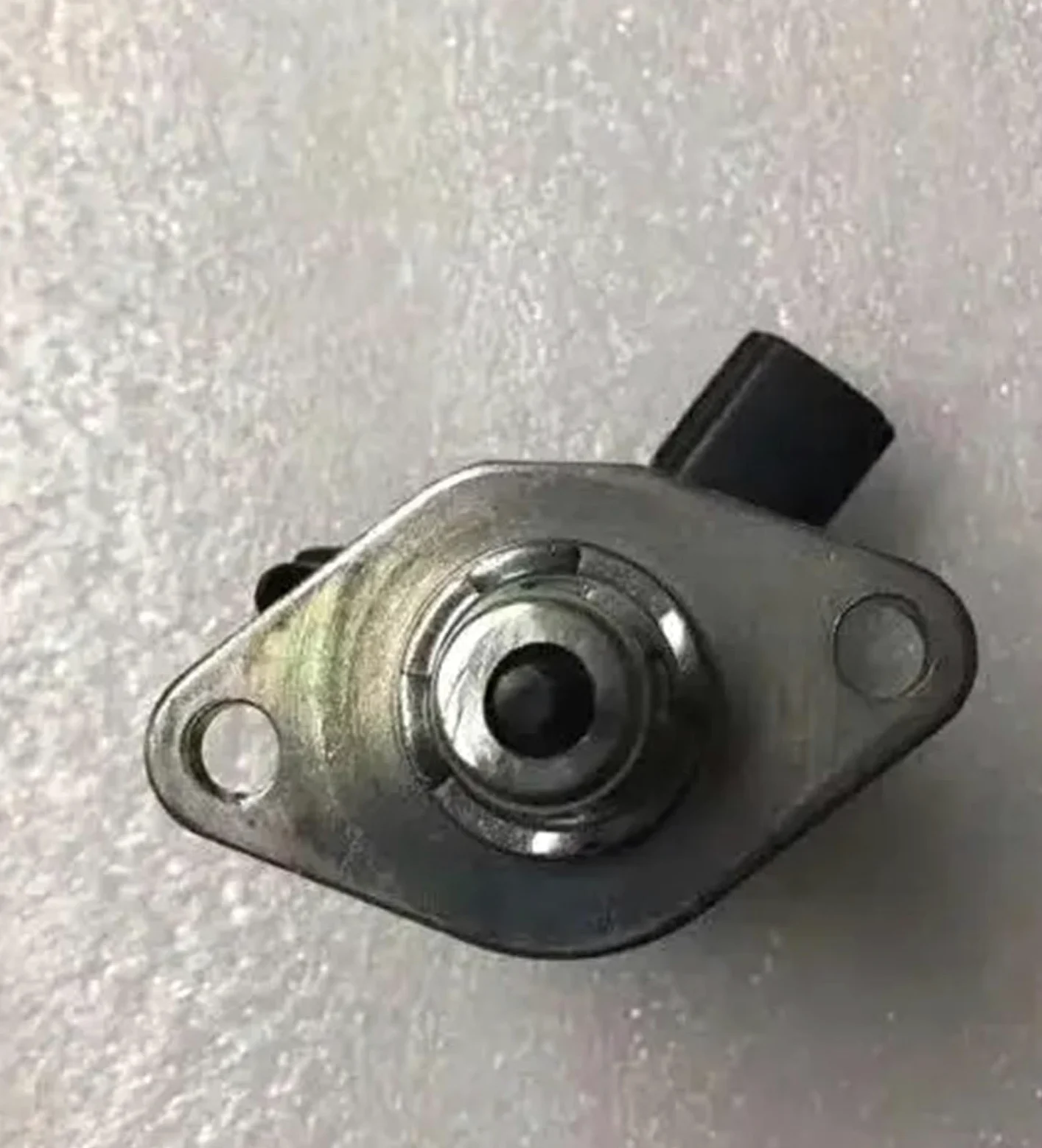 Solenoide de parada de combustible 1A021-60015 12 V for motor V2003 V2203 V2403 D1503 D1703 D1803 Tractor cortacésped 1A021-60011 1A021-60012