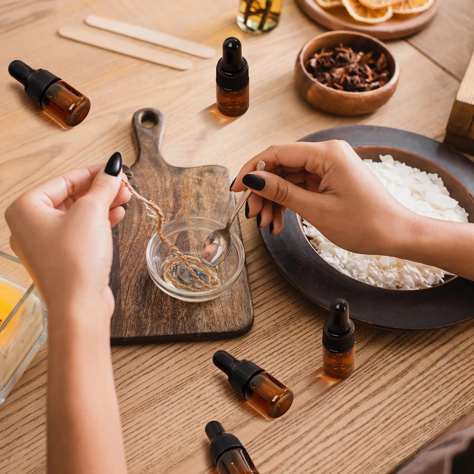 Didaey 200 mini botellas cuentagotas de vidrio, mini botellas cuentagotas, botellas de muestra, viales pequeños de muestra con tapa para viajes, aceites esenciales, perfume de muestra líquida