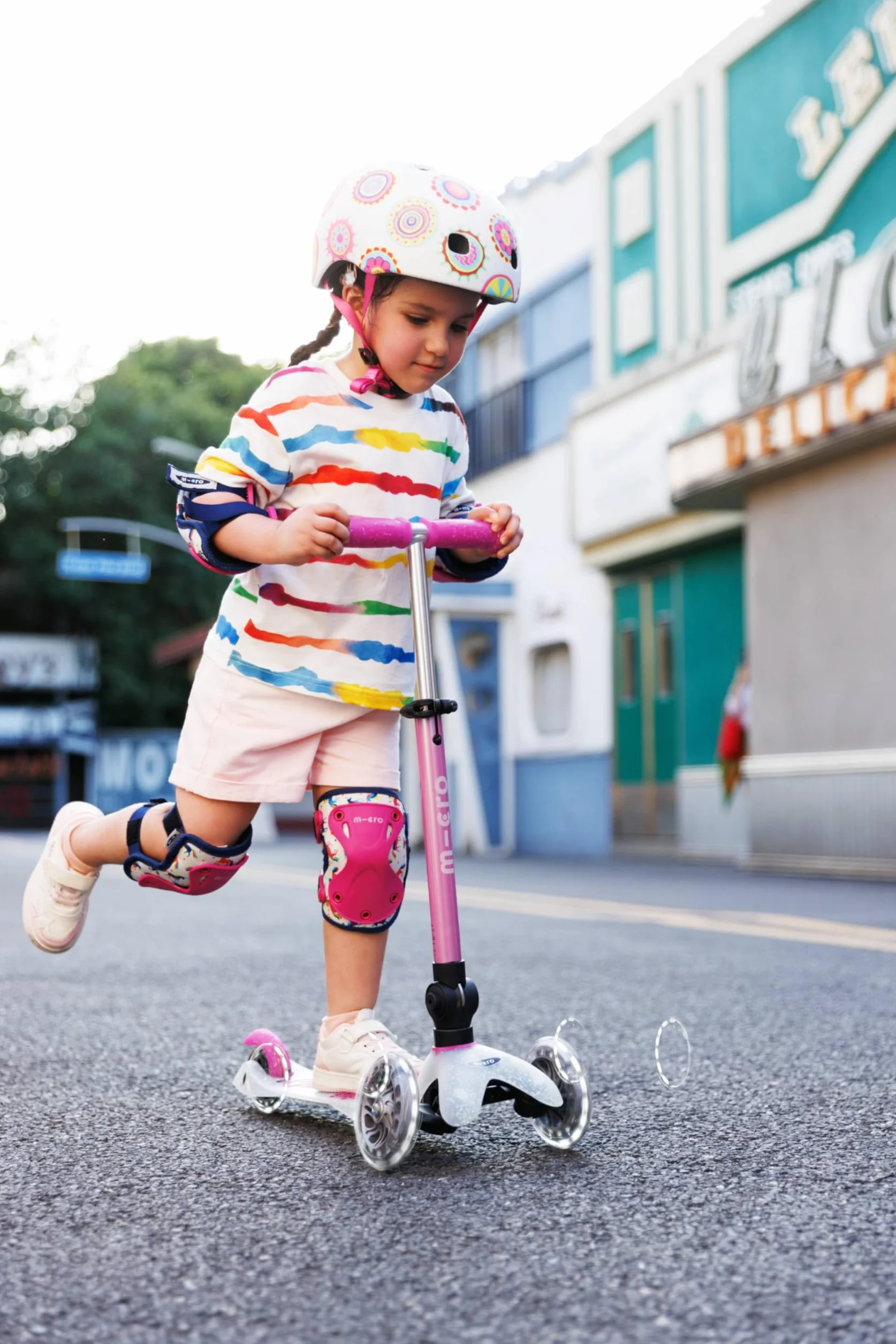 Micro Mini Micro Deluxe LED Patinete 3 Ruedas Plegable con Ruedas Iluminadas LED y Rodamientos ABEC9 Manillar Regulable Altura 2-5 años