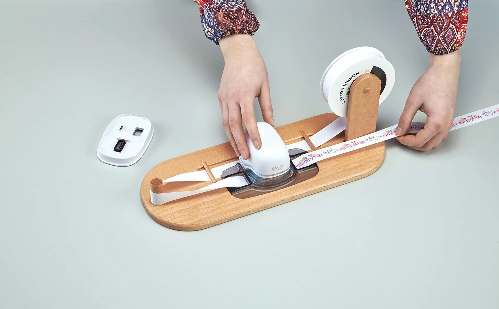 COLOP - COLOP e-mark Durable y Compacto Madera de Haya Impresión en Rollo Ribbon Estación Kit - 1 Juego