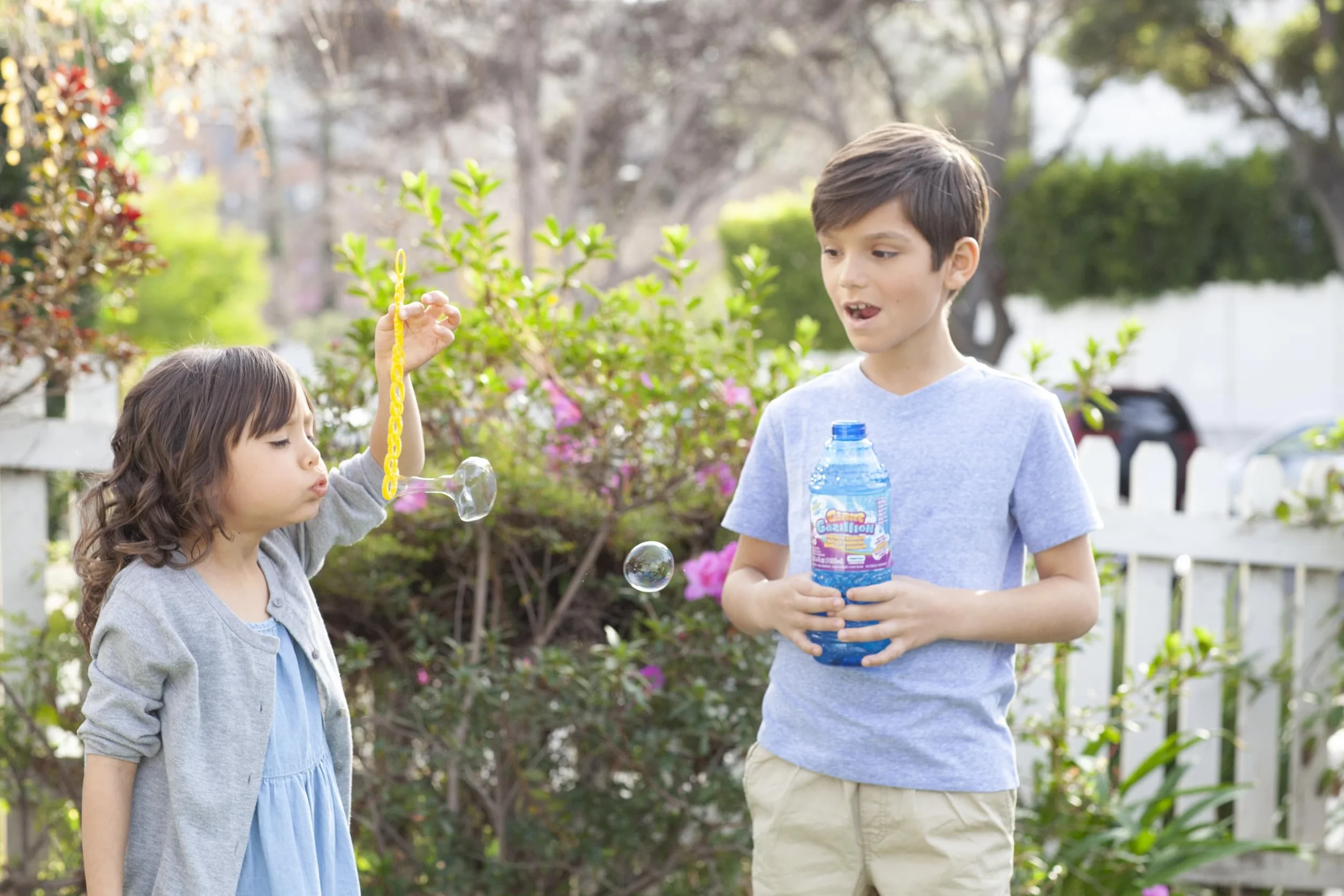 Gazillion Solución Gigante de Pompas 1L Botella Burbujas Gigantes Vibrantes Seguras Niños Fiestas Celebraciones