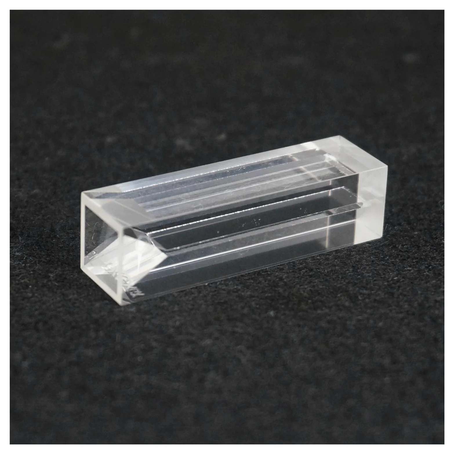 MENGKE Cubeta de fluorescencia de cuarzo micro de ancho interior de 350ul y 1 mm con tapa