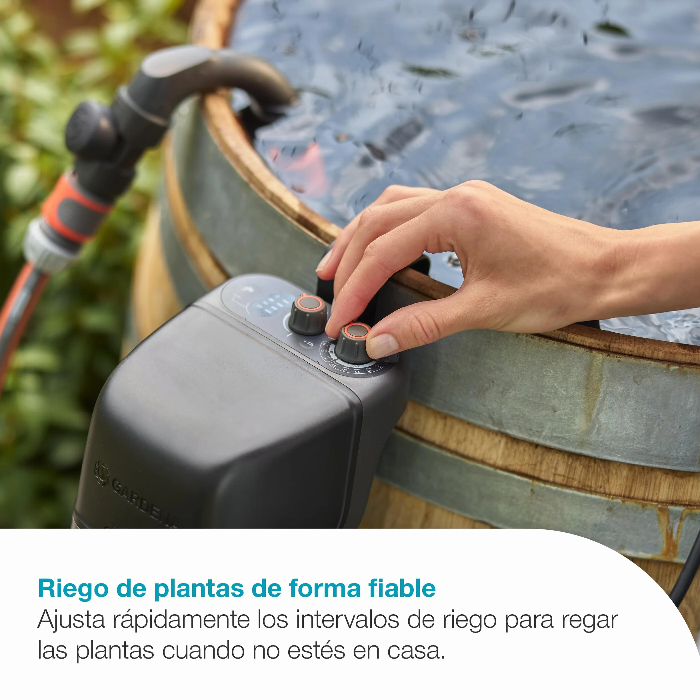 Gardena Bomba para depósitos de aguas de lluvia con batería 2400 Comfort Automatic 18V Solo: Bomba automática de agua, Control de riego programado, Función temporizadora, Presión constante (14605-55)