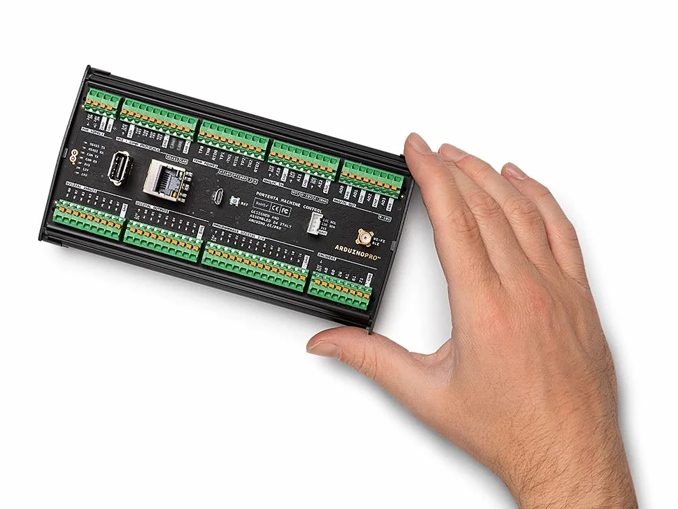 Arduino Portenta Machine Control [AKX00032] - Solución de Control Industrial Avanzada, Ideal para proyectos de IoT y automatización a Gran Escala