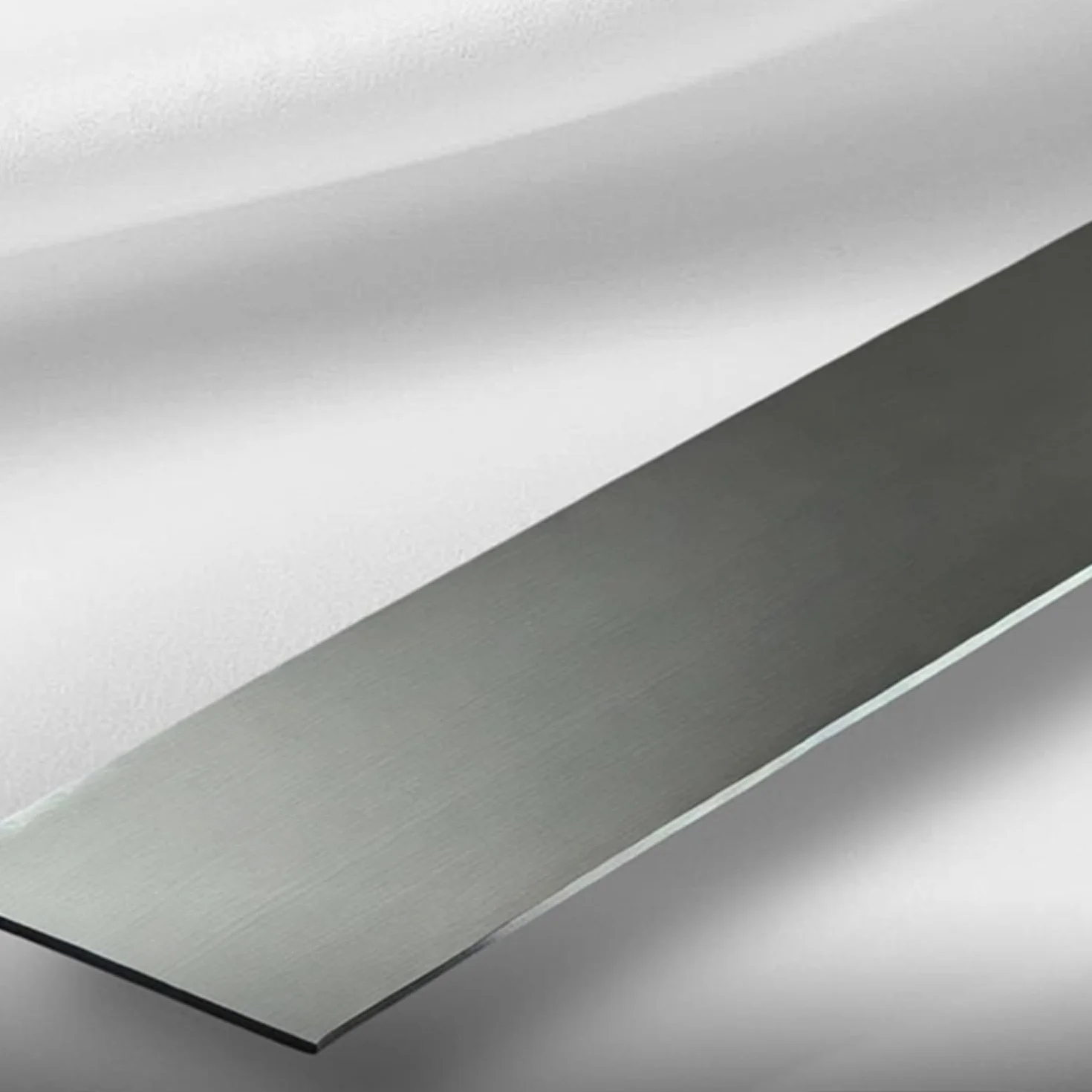 Acero para cuchillos de acero para herramientas 1000 x 31 x 2,5 mm 1.2842 acero al carbono / 90MnCrV8 - templado