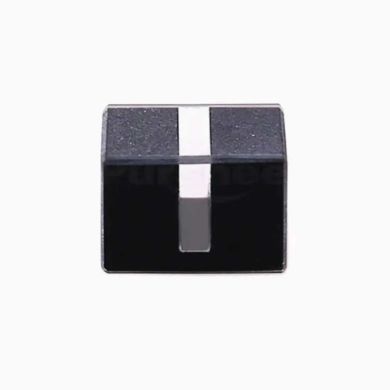 1 cubeta de microcuarzo personalizable: volumen de 100 μL, longitud de trayectoria de 10 mm, vidrio de cuarzo japonés for espectrofotometría UV-Vis.